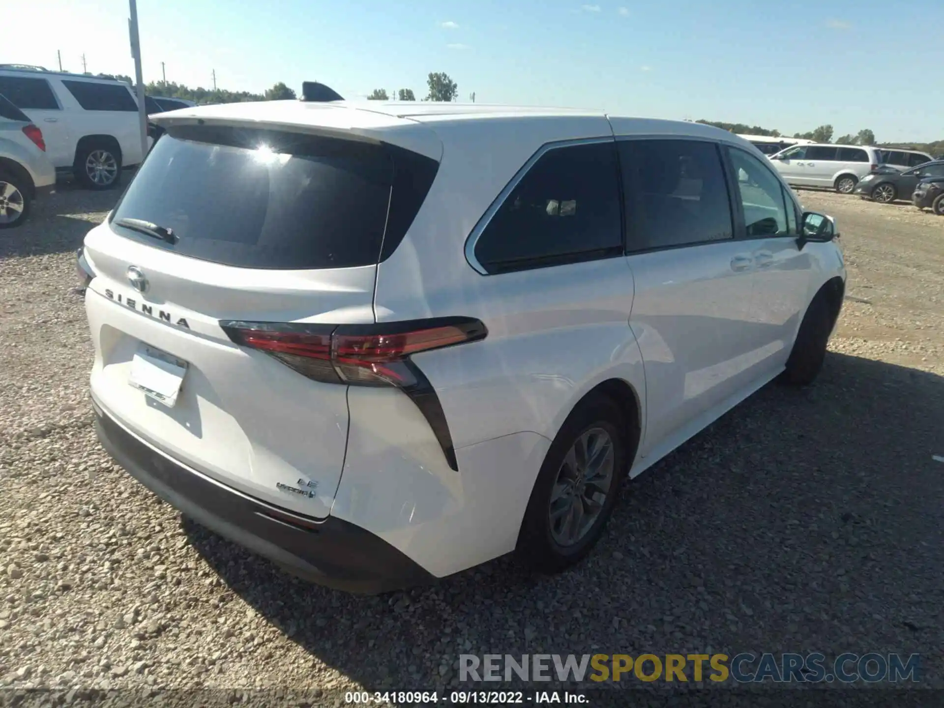 4 Photograph of a damaged car 5TDKRKEC4NS077021 TOYOTA SIENNA 2022