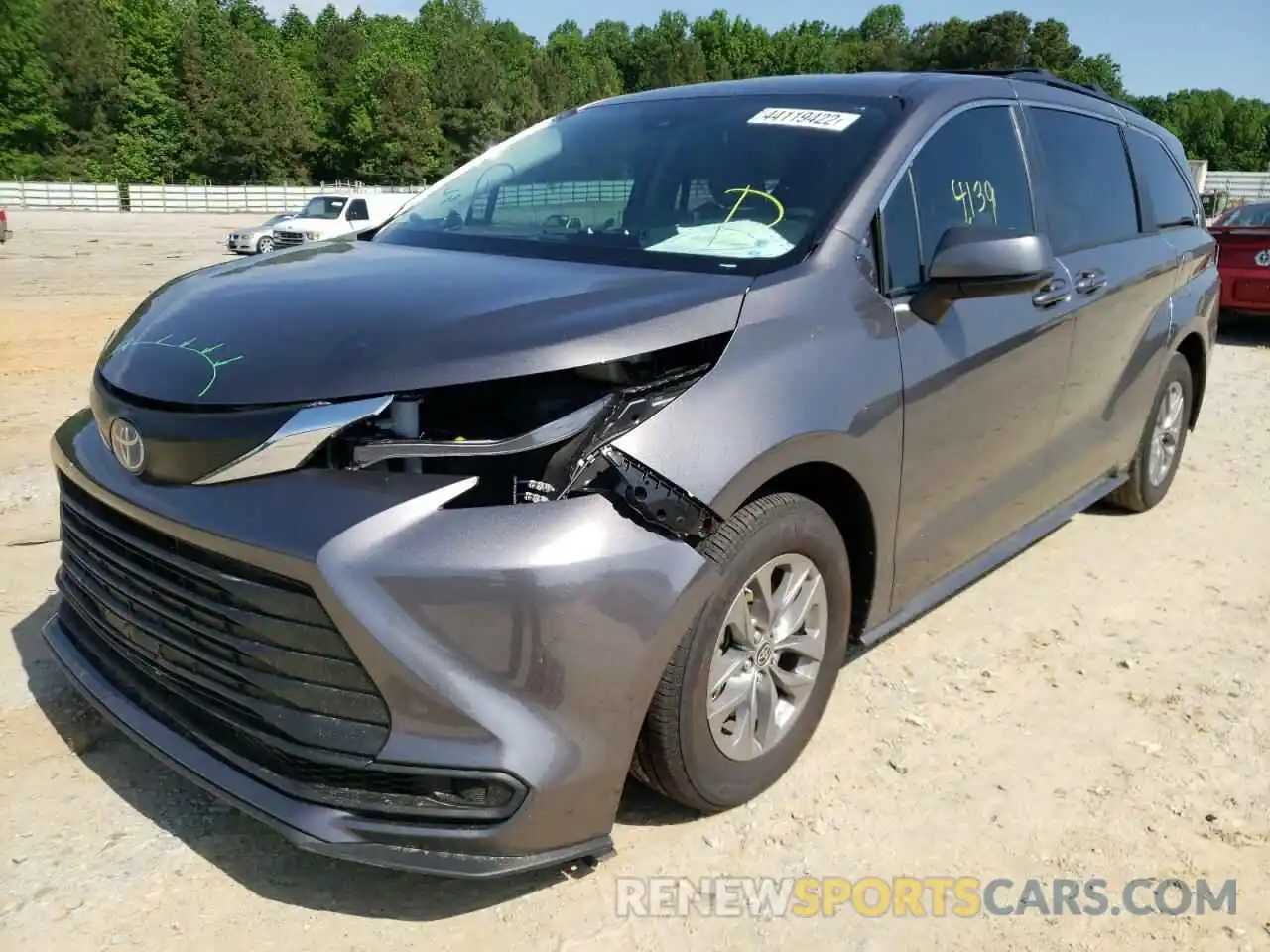 2 Photograph of a damaged car 5TDKRKEC4NS098290 TOYOTA SIENNA 2022