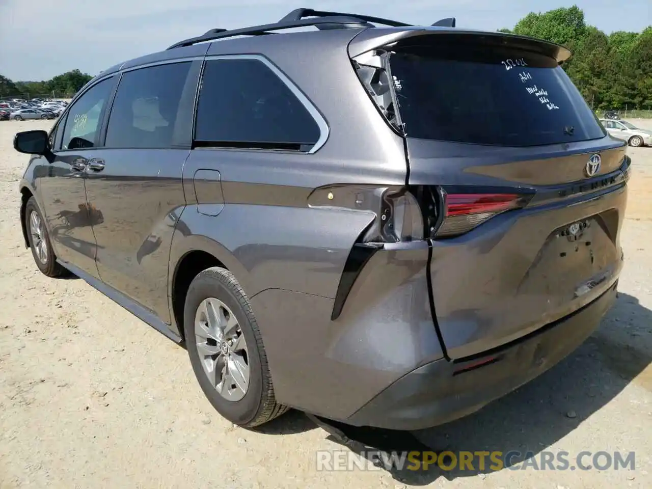 3 Photograph of a damaged car 5TDKRKEC4NS098290 TOYOTA SIENNA 2022