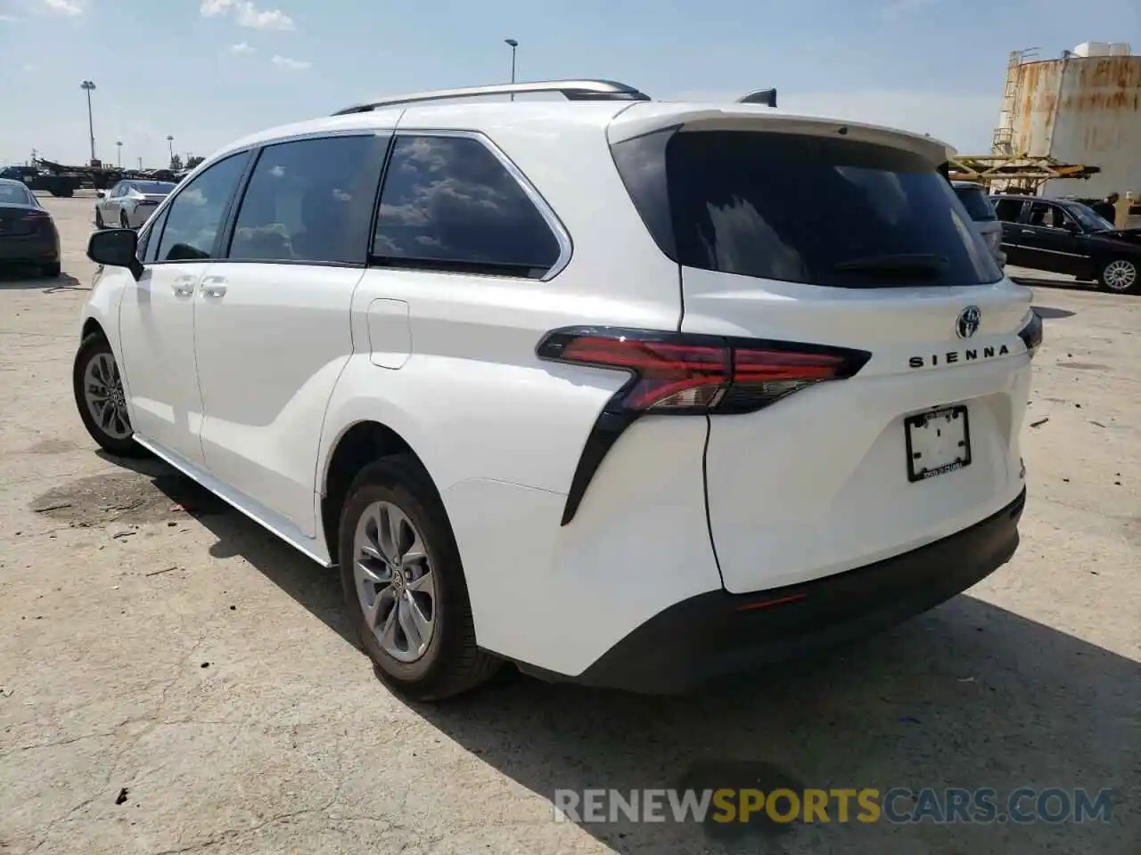 3 Photograph of a damaged car 5TDKRKEC4NS098452 TOYOTA SIENNA 2022