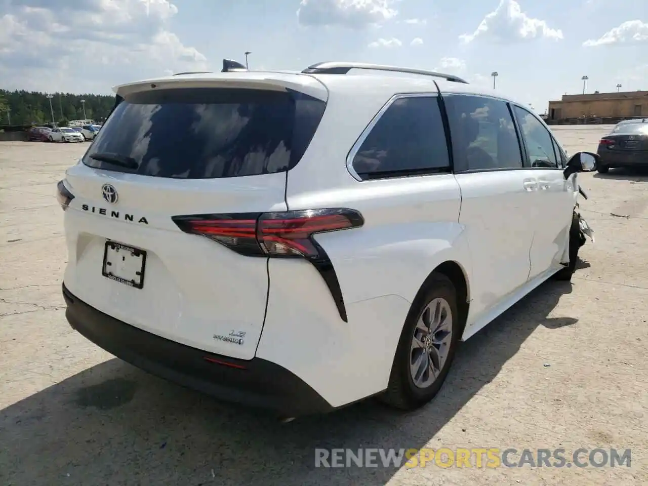 4 Photograph of a damaged car 5TDKRKEC4NS098452 TOYOTA SIENNA 2022