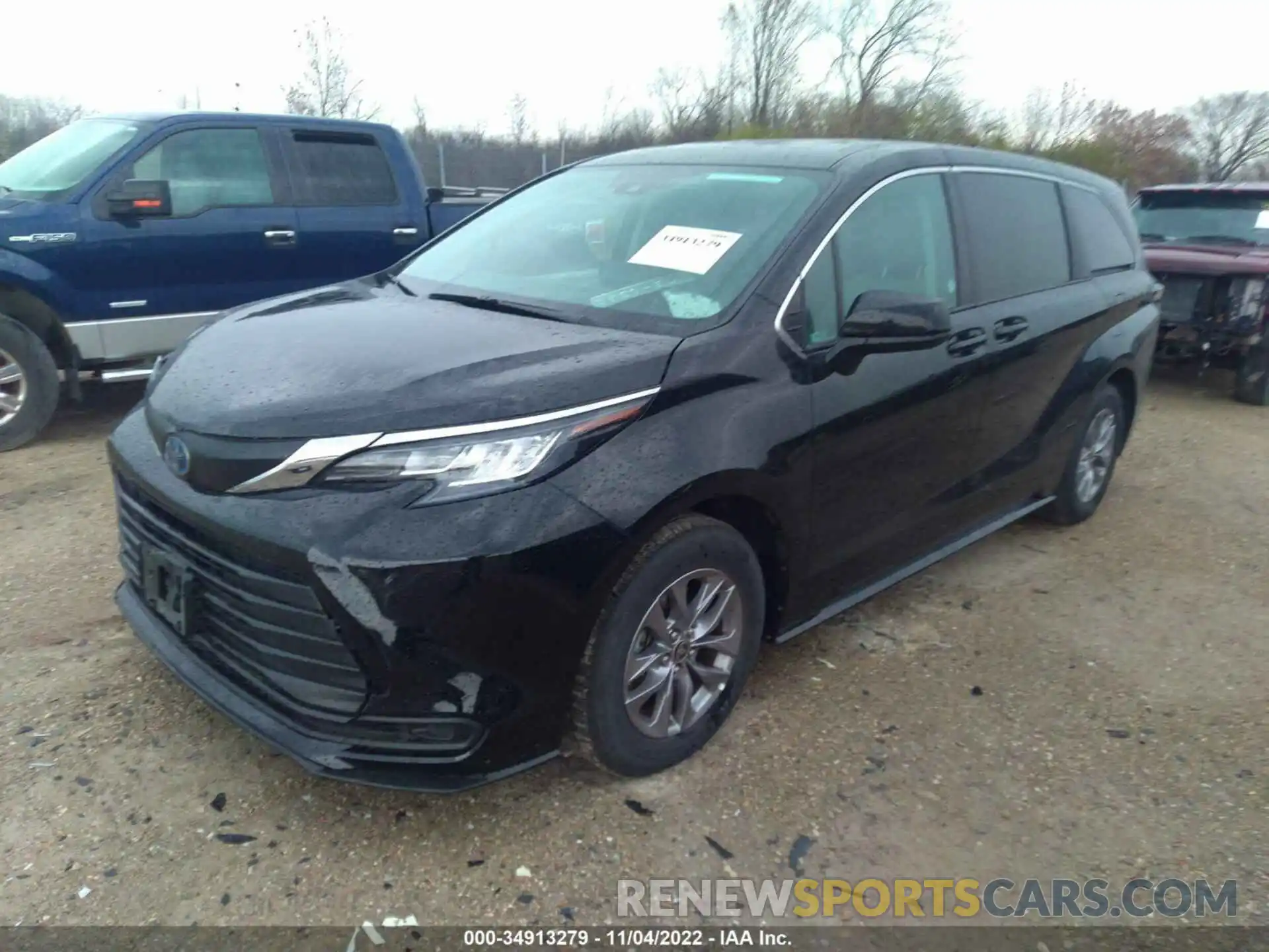 2 Photograph of a damaged car 5TDKRKEC4NS105528 TOYOTA SIENNA 2022