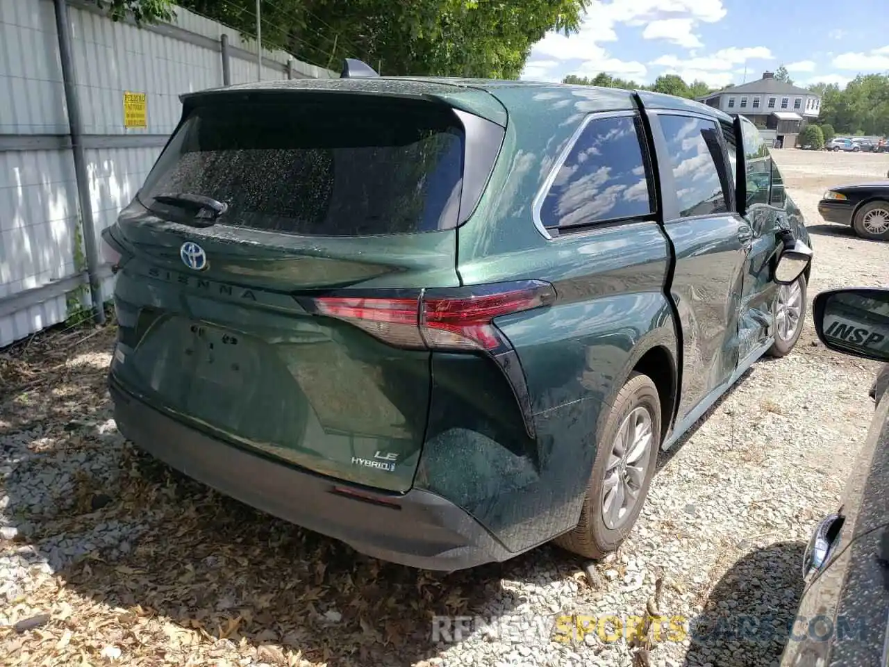 4 Photograph of a damaged car 5TDKRKEC5NS094927 TOYOTA SIENNA 2022