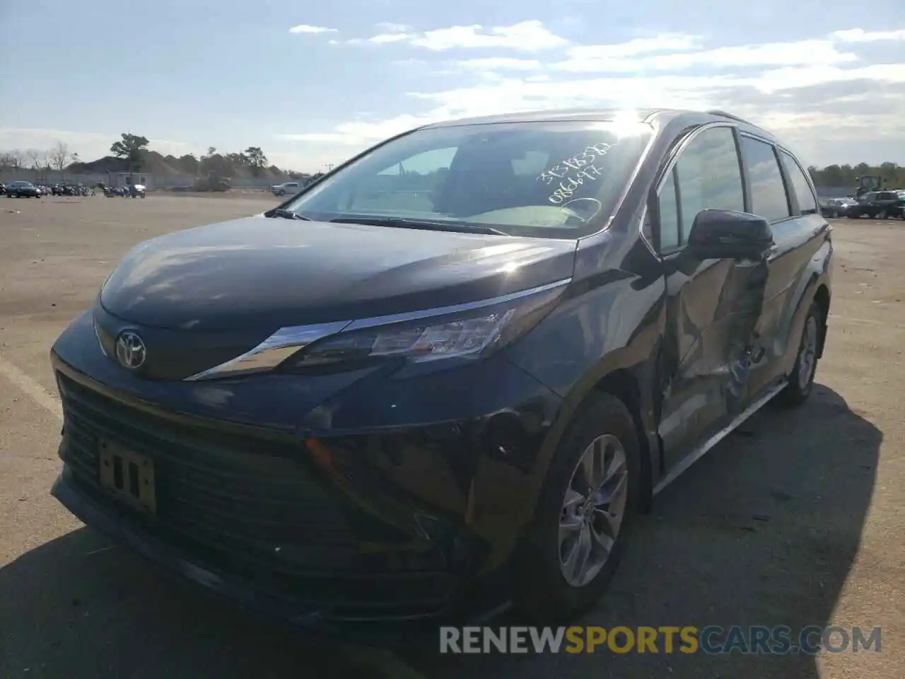 2 Photograph of a damaged car 5TDKRKEC7NS086697 TOYOTA SIENNA 2022