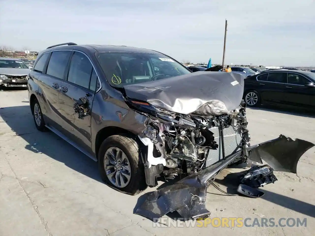 1 Photograph of a damaged car 5TDKRKEC8NS076471 TOYOTA SIENNA 2022