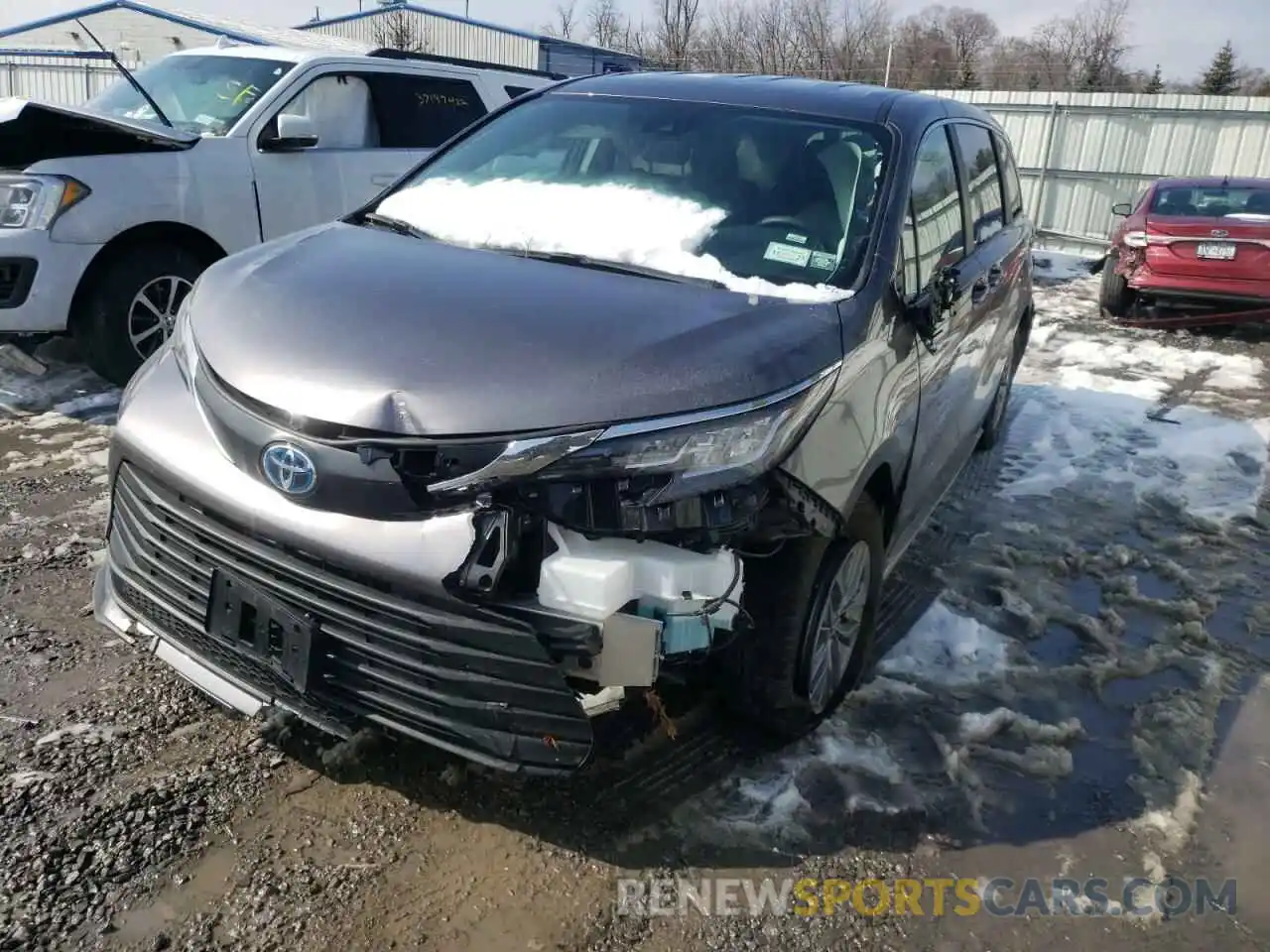 9 Photograph of a damaged car 5TDKRKEC8NS087258 TOYOTA SIENNA 2022