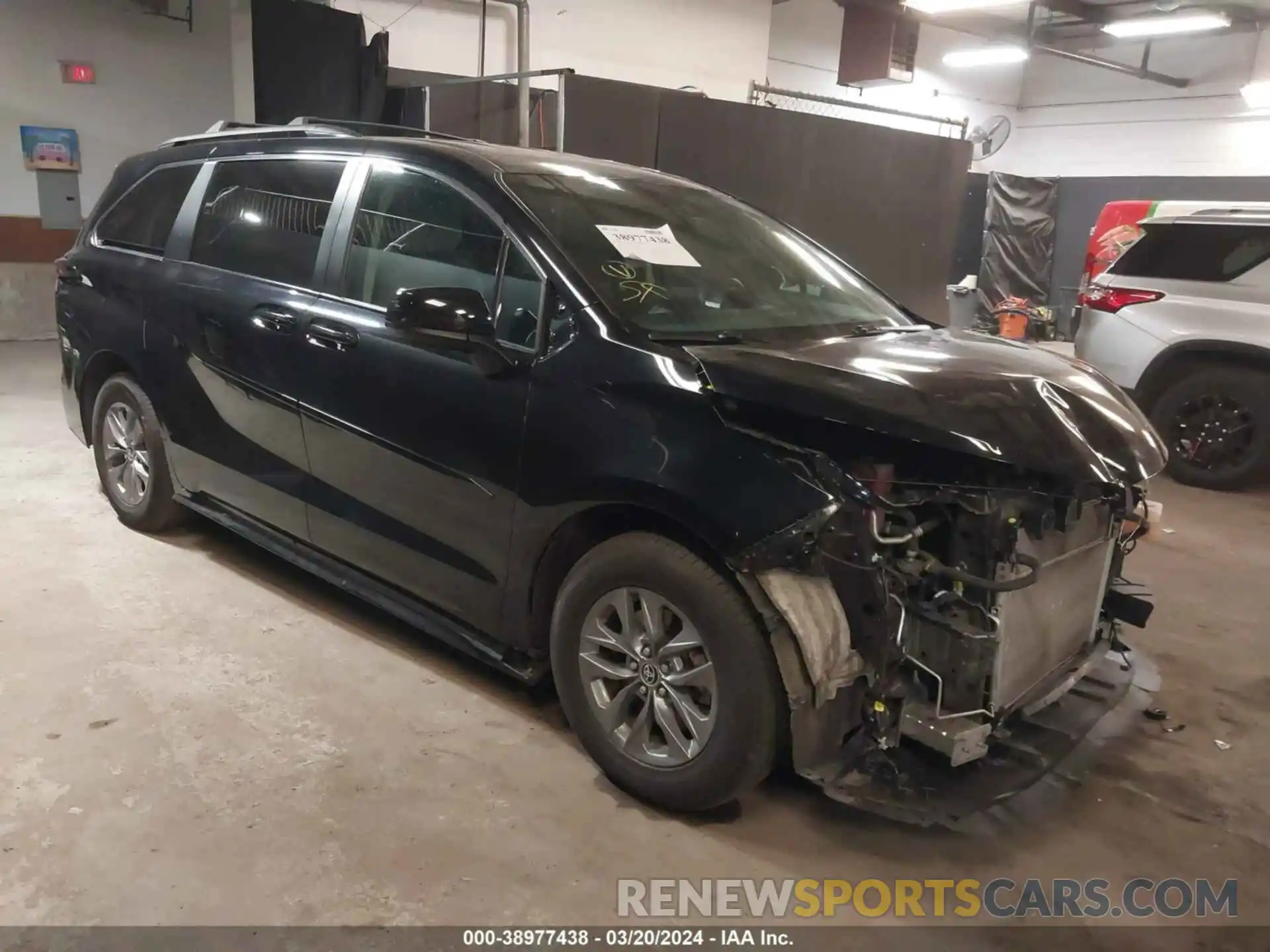 1 Photograph of a damaged car 5TDKRKEC9NS078004 TOYOTA SIENNA 2022