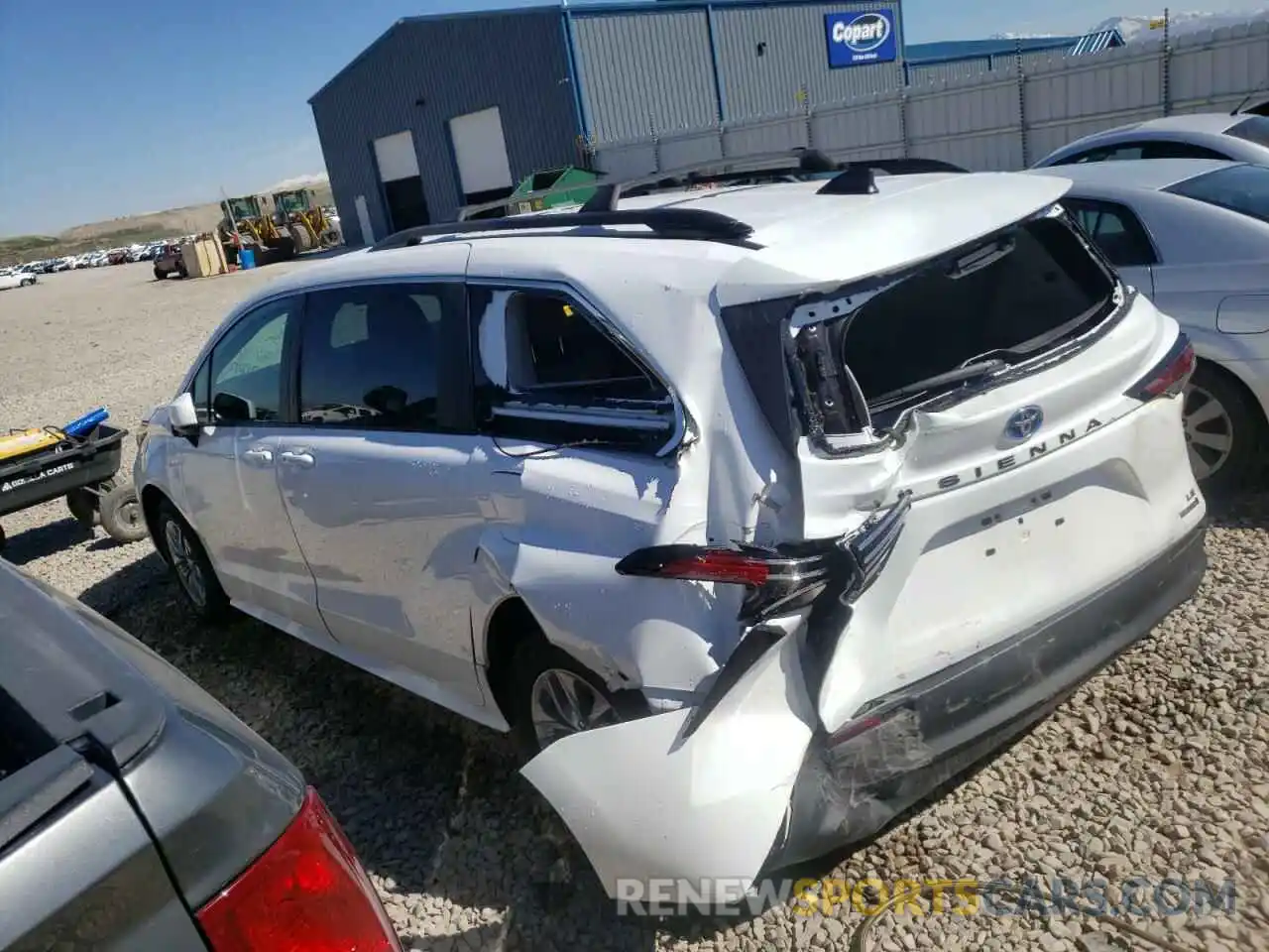 3 Photograph of a damaged car 5TDKRKEC9NS088676 TOYOTA SIENNA 2022