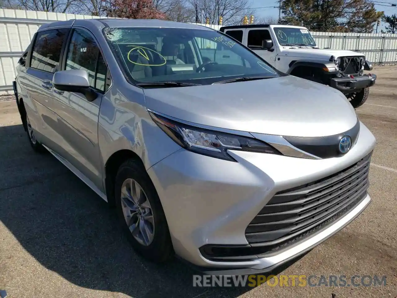 1 Photograph of a damaged car 5TDKRKEC9NS104116 TOYOTA SIENNA 2022