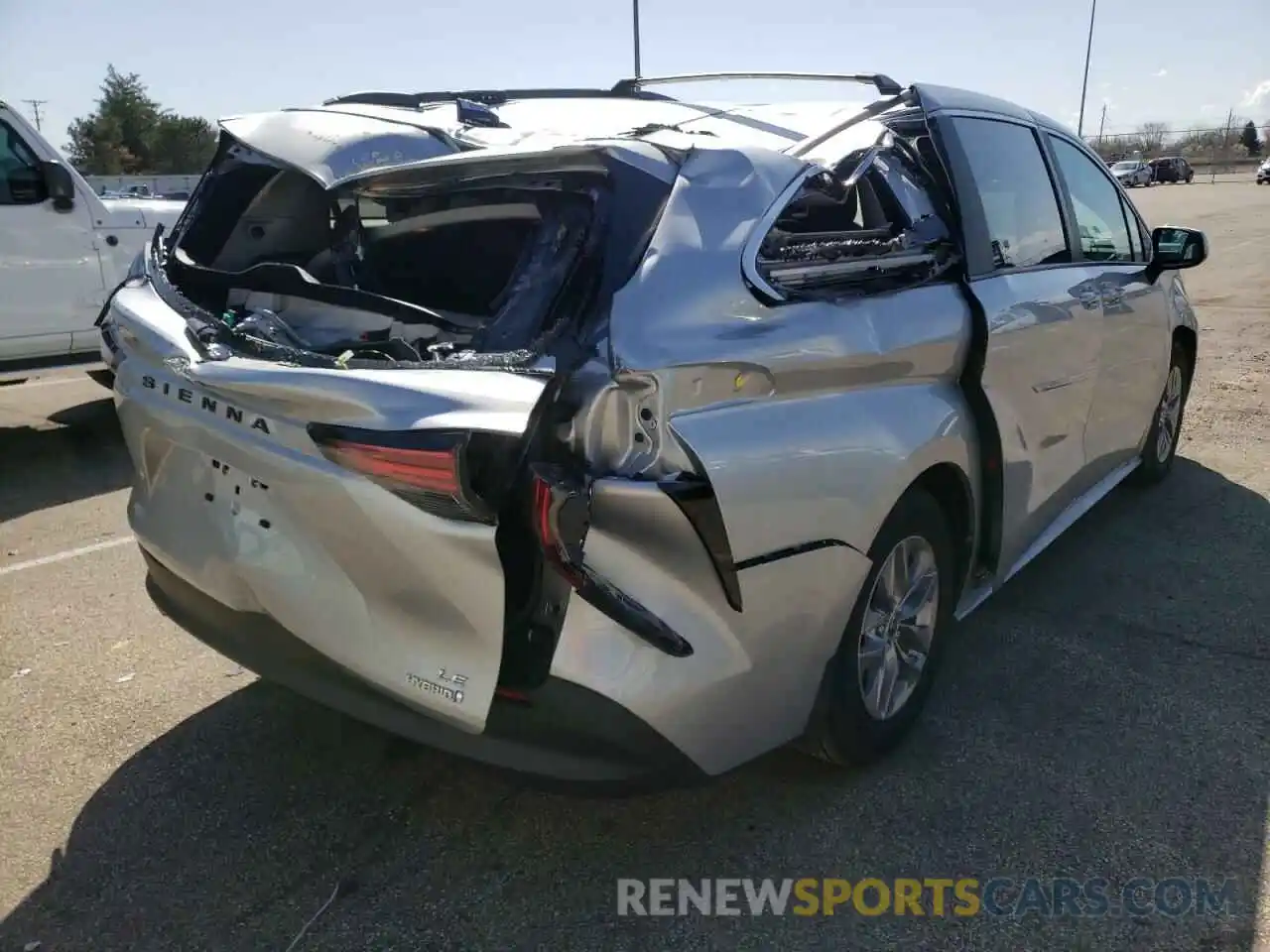 4 Photograph of a damaged car 5TDKRKEC9NS104116 TOYOTA SIENNA 2022