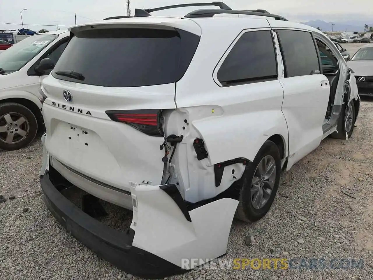 4 Photograph of a damaged car 5TDKRKEC9NS109803 TOYOTA SIENNA 2022