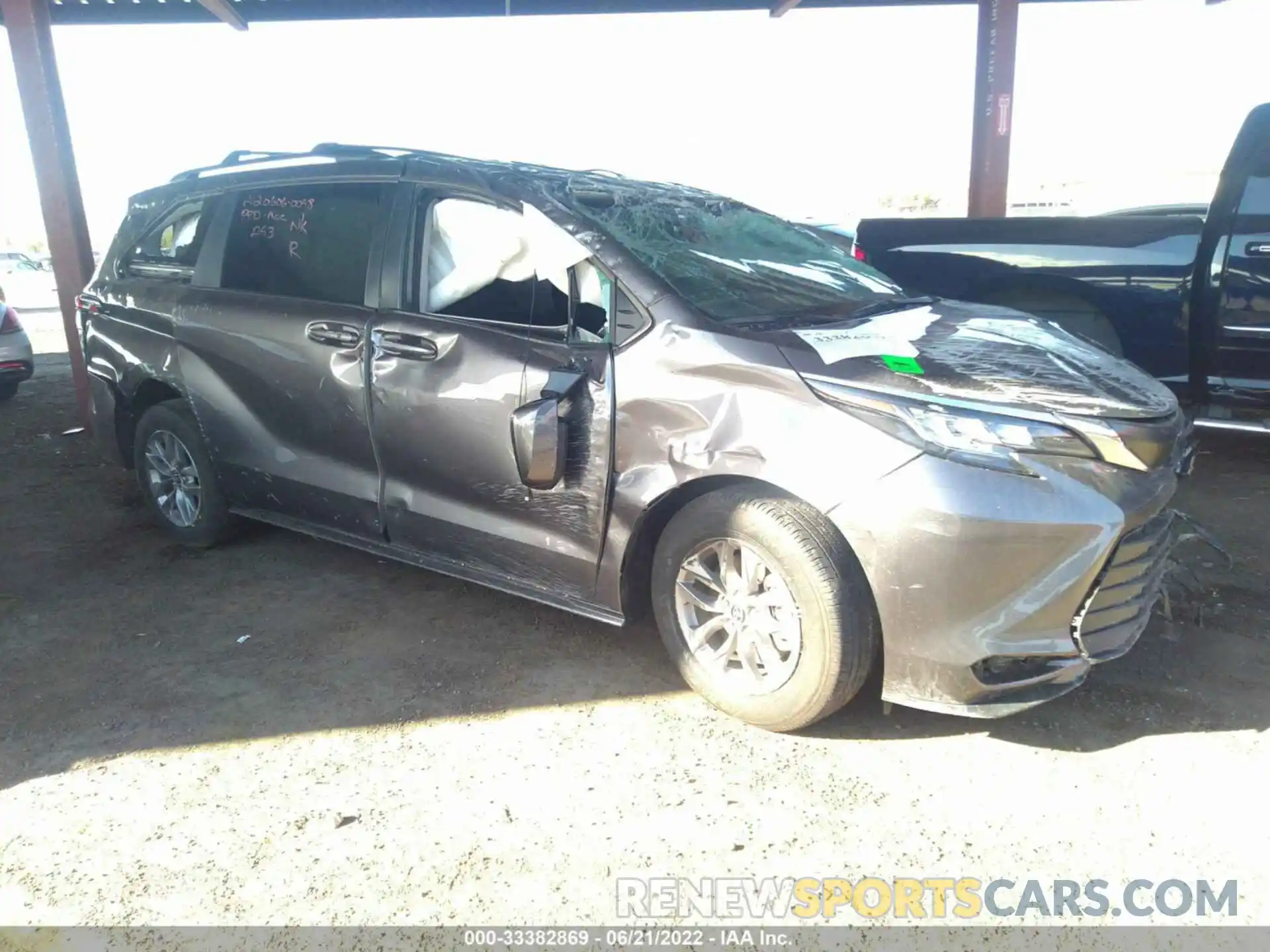 1 Photograph of a damaged car 5TDKRKECXNS089108 TOYOTA SIENNA 2022