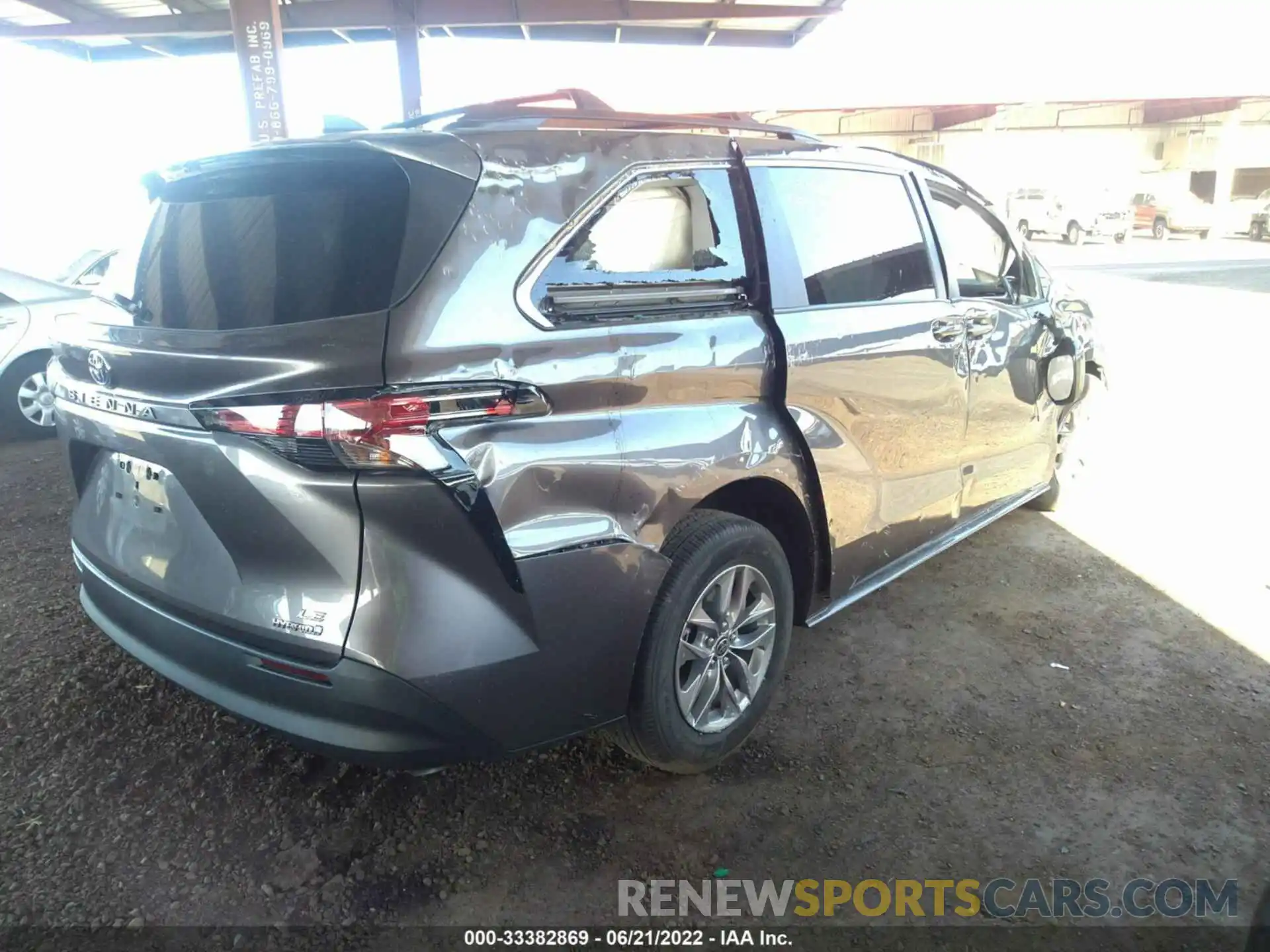 4 Photograph of a damaged car 5TDKRKECXNS089108 TOYOTA SIENNA 2022