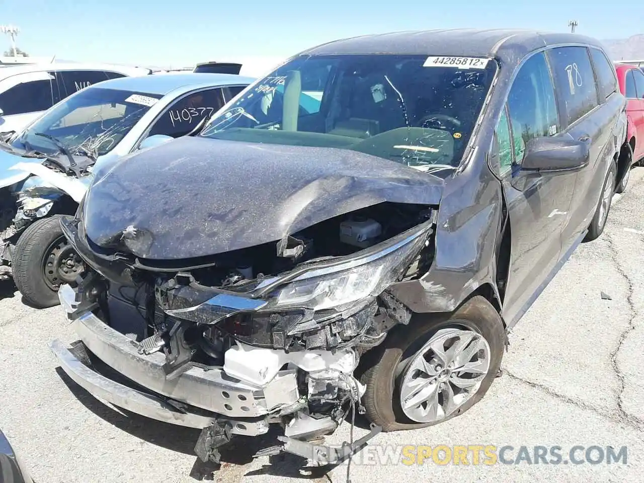 2 Photograph of a damaged car 5TDKRKECXNS111172 TOYOTA SIENNA 2022