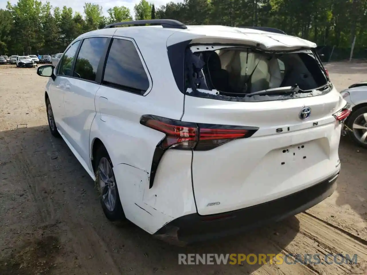 3 Photograph of a damaged car 5TDKSKFC2NS052136 TOYOTA SIENNA 2022