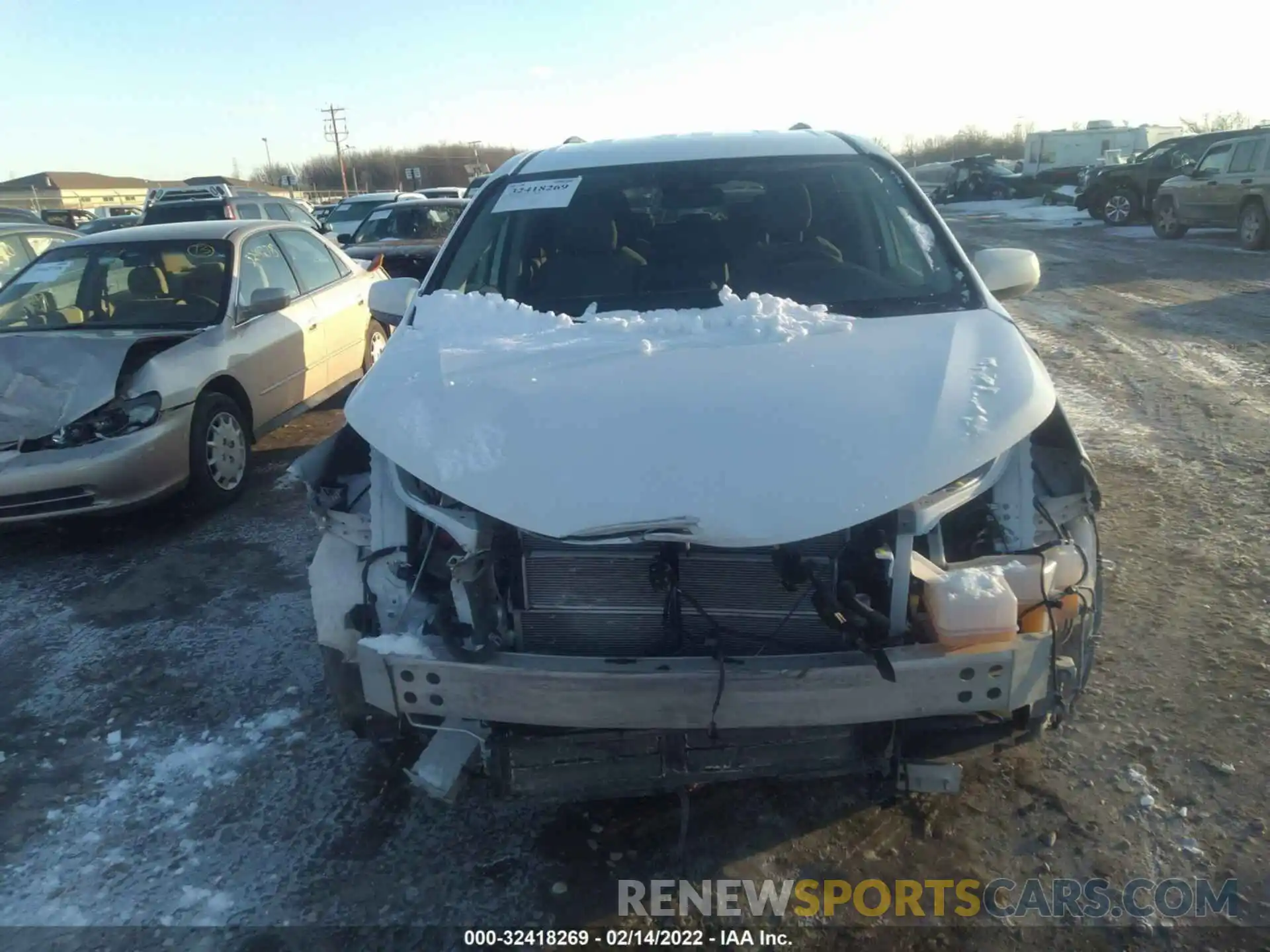 6 Photograph of a damaged car 5TDKSKFC5NS044452 TOYOTA SIENNA 2022