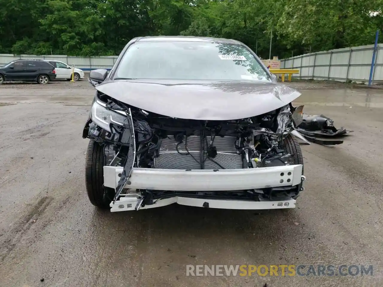 9 Photograph of a damaged car 5TDKSKFC5NS052213 TOYOTA SIENNA 2022