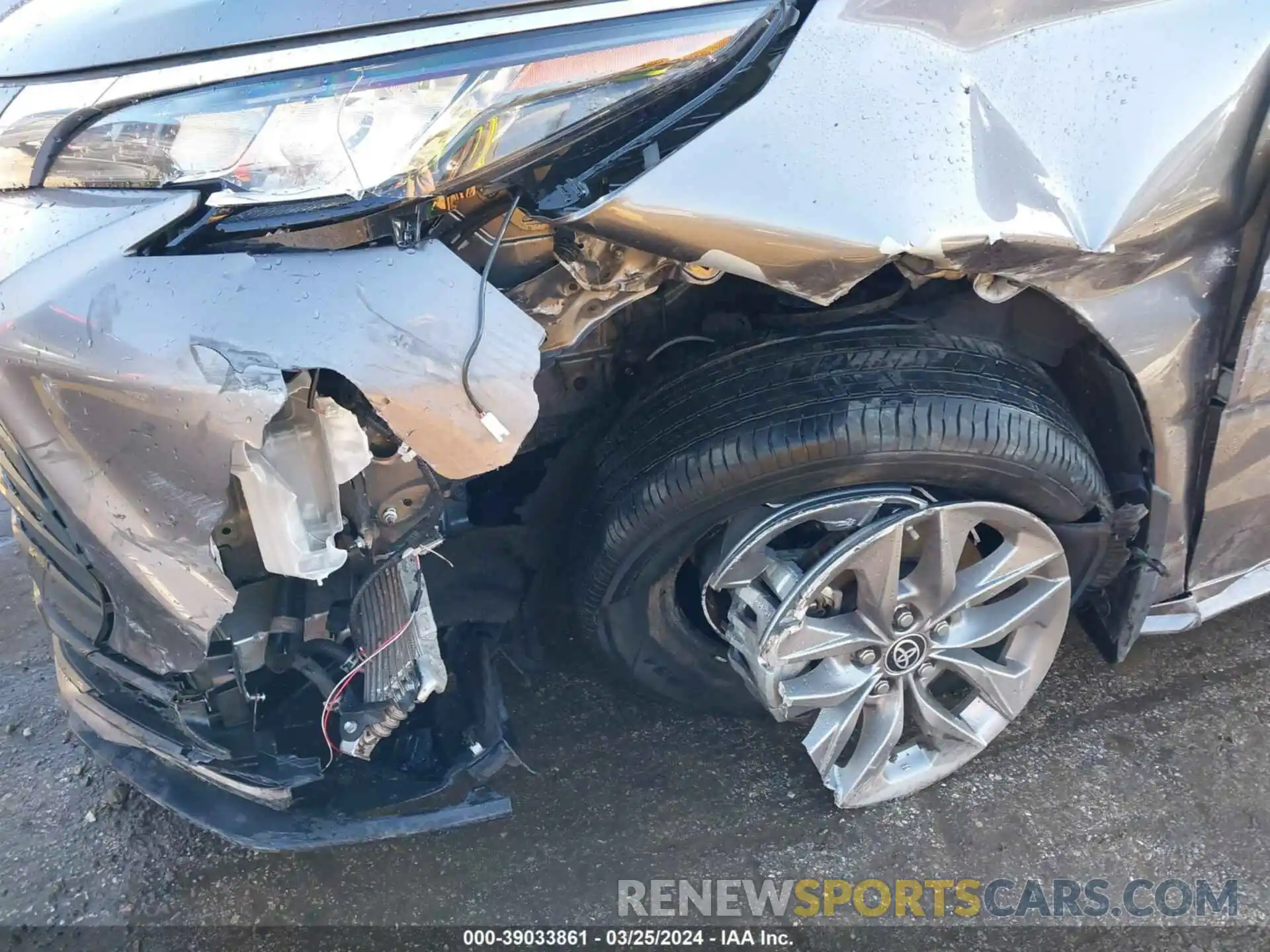 17 Photograph of a damaged car 5TDKSKFC7NS044288 TOYOTA SIENNA 2022