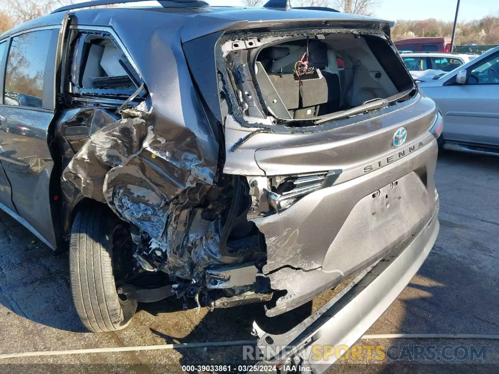 6 Photograph of a damaged car 5TDKSKFC7NS044288 TOYOTA SIENNA 2022