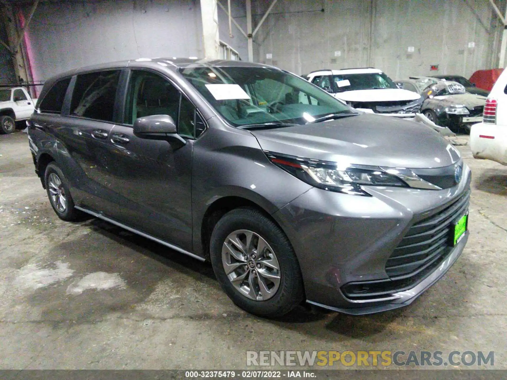 1 Photograph of a damaged car 5TDKSKFC7NS046042 TOYOTA SIENNA 2022