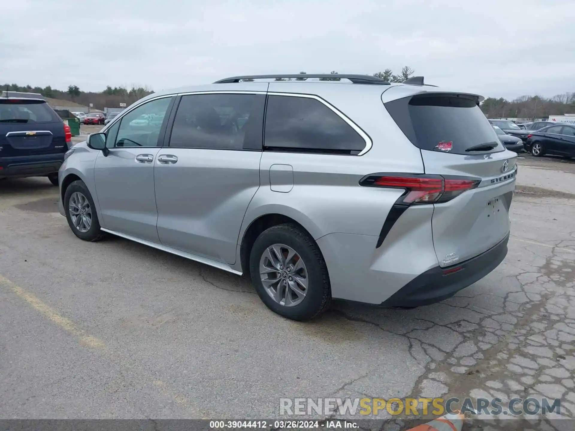 3 Photograph of a damaged car 5TDKSKFC9NS046382 TOYOTA SIENNA 2022