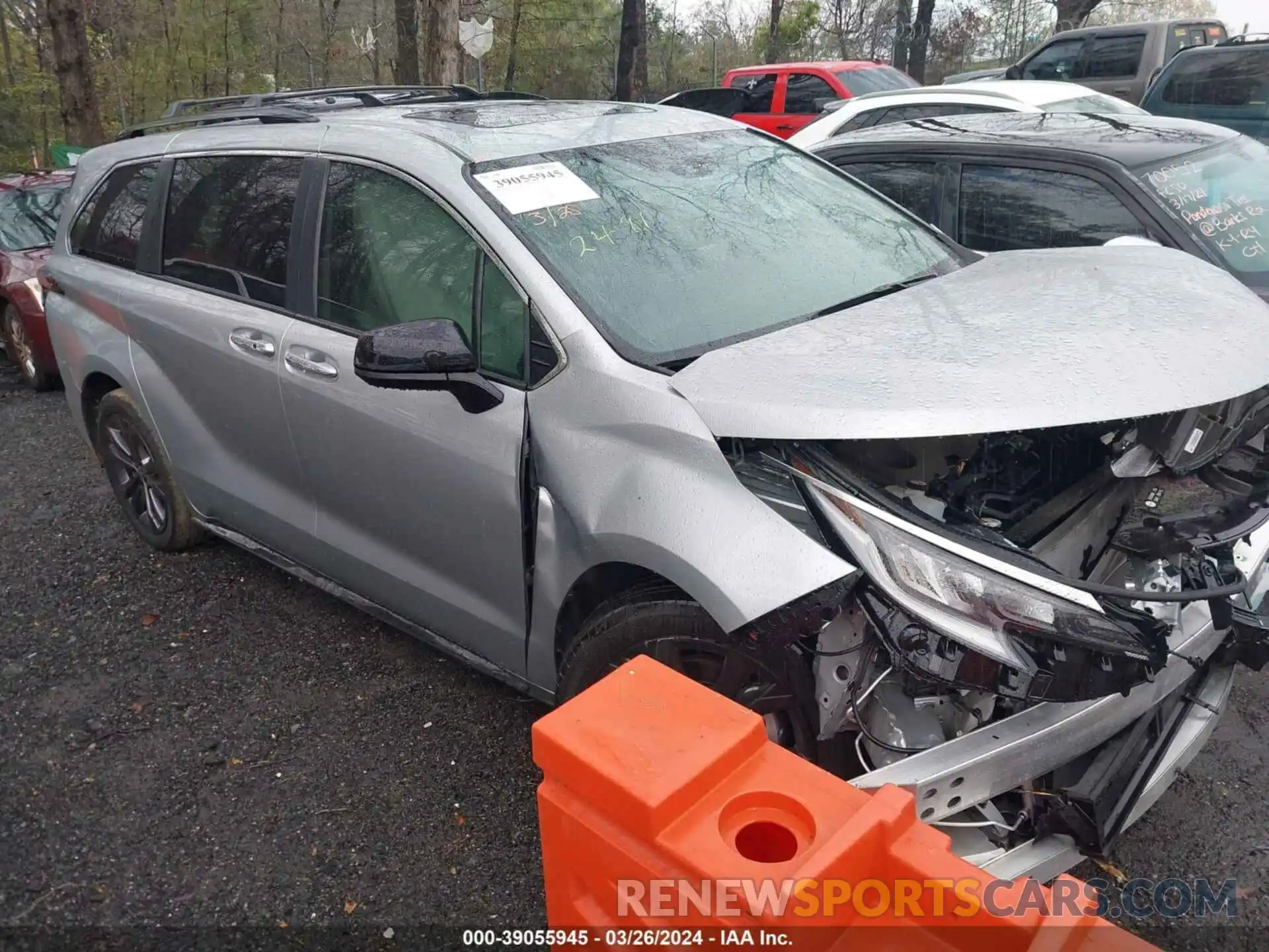 14 Photograph of a damaged car 5TDXRKEC3NS132029 TOYOTA SIENNA 2022