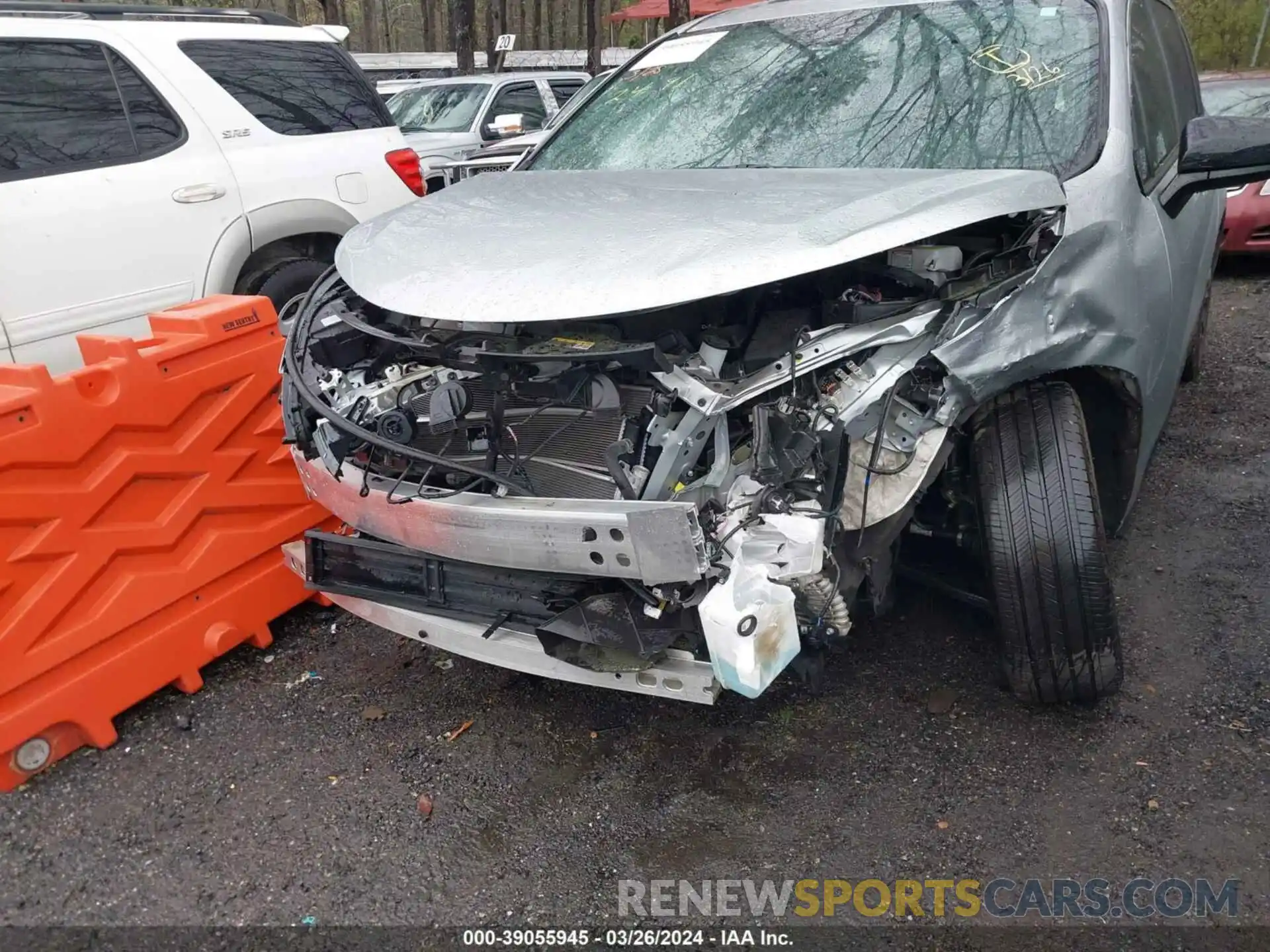 6 Photograph of a damaged car 5TDXRKEC3NS132029 TOYOTA SIENNA 2022