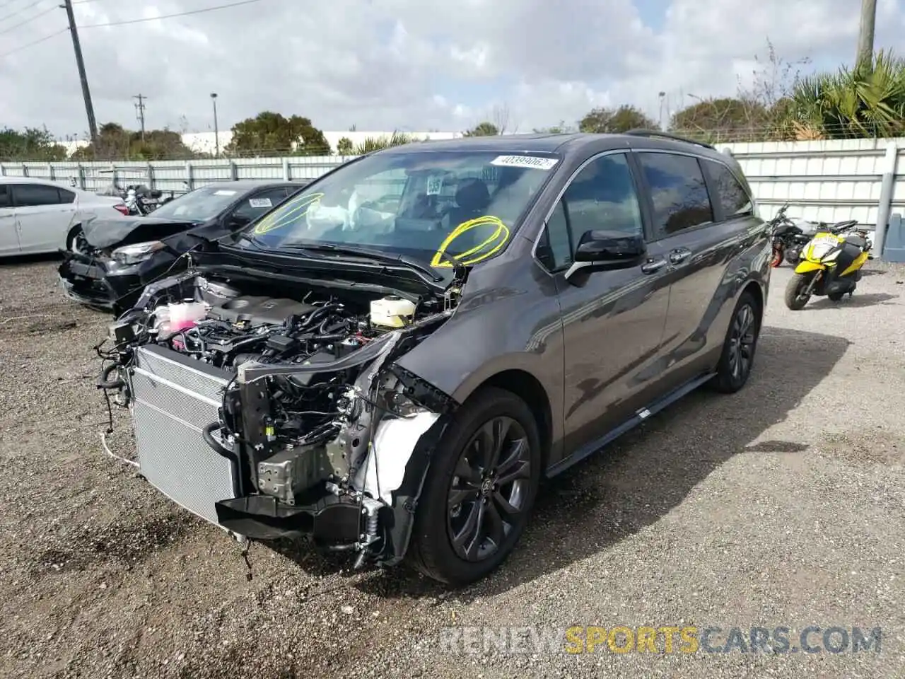 2 Photograph of a damaged car 5TDXRKEC4NS089241 TOYOTA SIENNA 2022