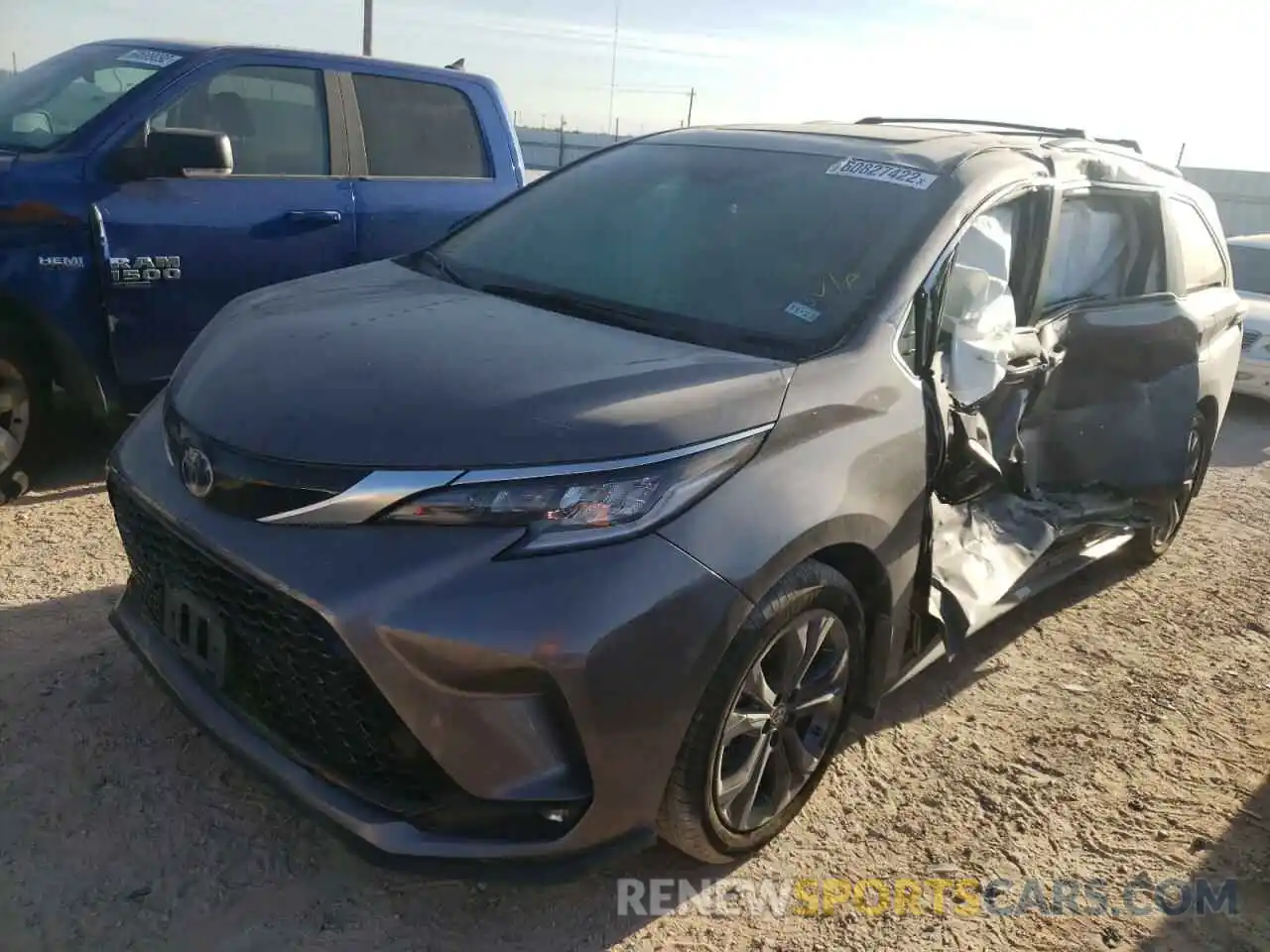 2 Photograph of a damaged car 5TDXRKEC5NS084954 TOYOTA SIENNA 2022