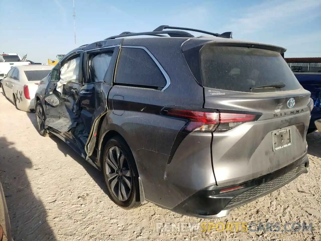 3 Photograph of a damaged car 5TDXRKEC5NS084954 TOYOTA SIENNA 2022