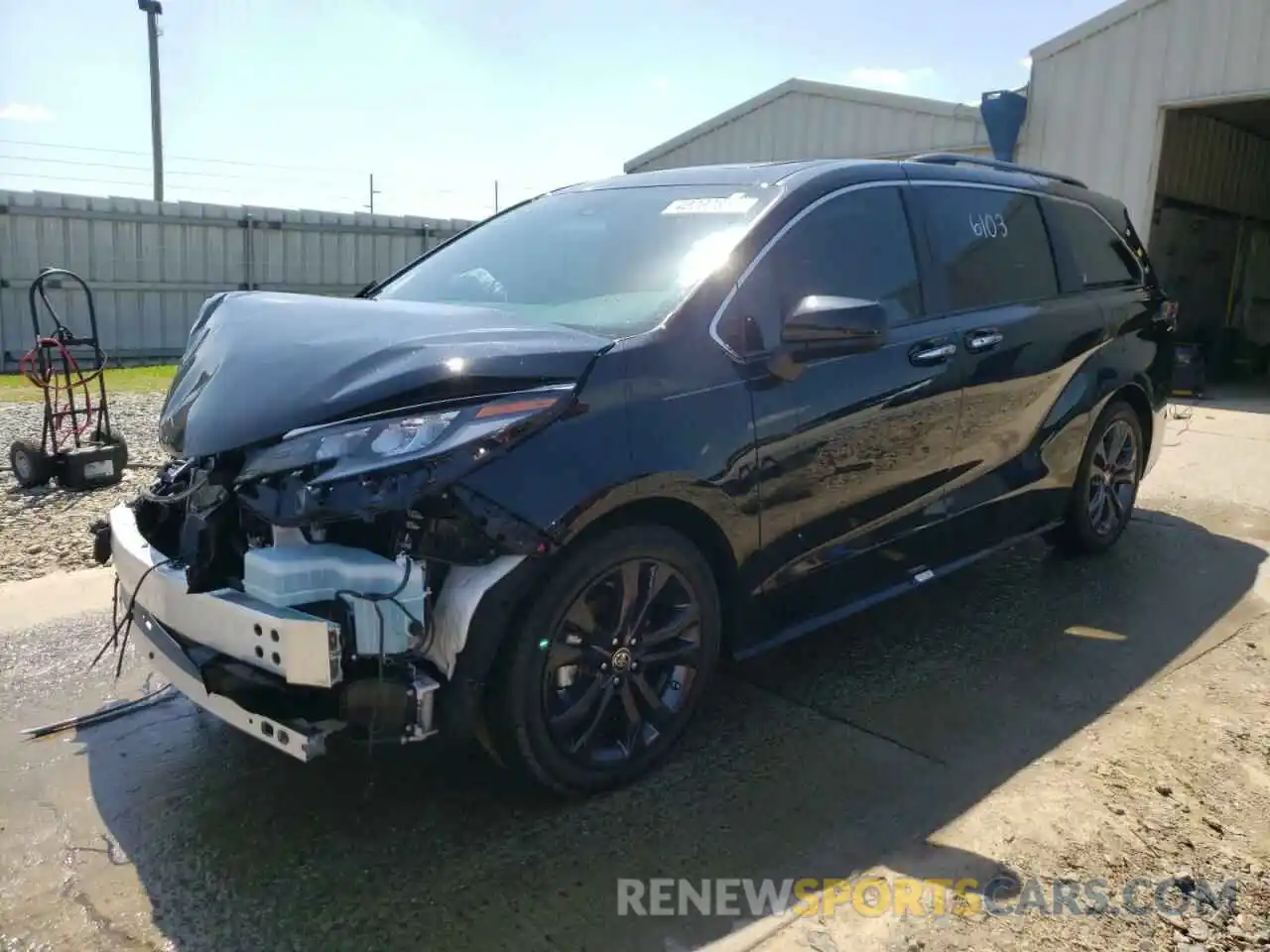 2 Photograph of a damaged car 5TDXRKEC5NS087546 TOYOTA SIENNA 2022