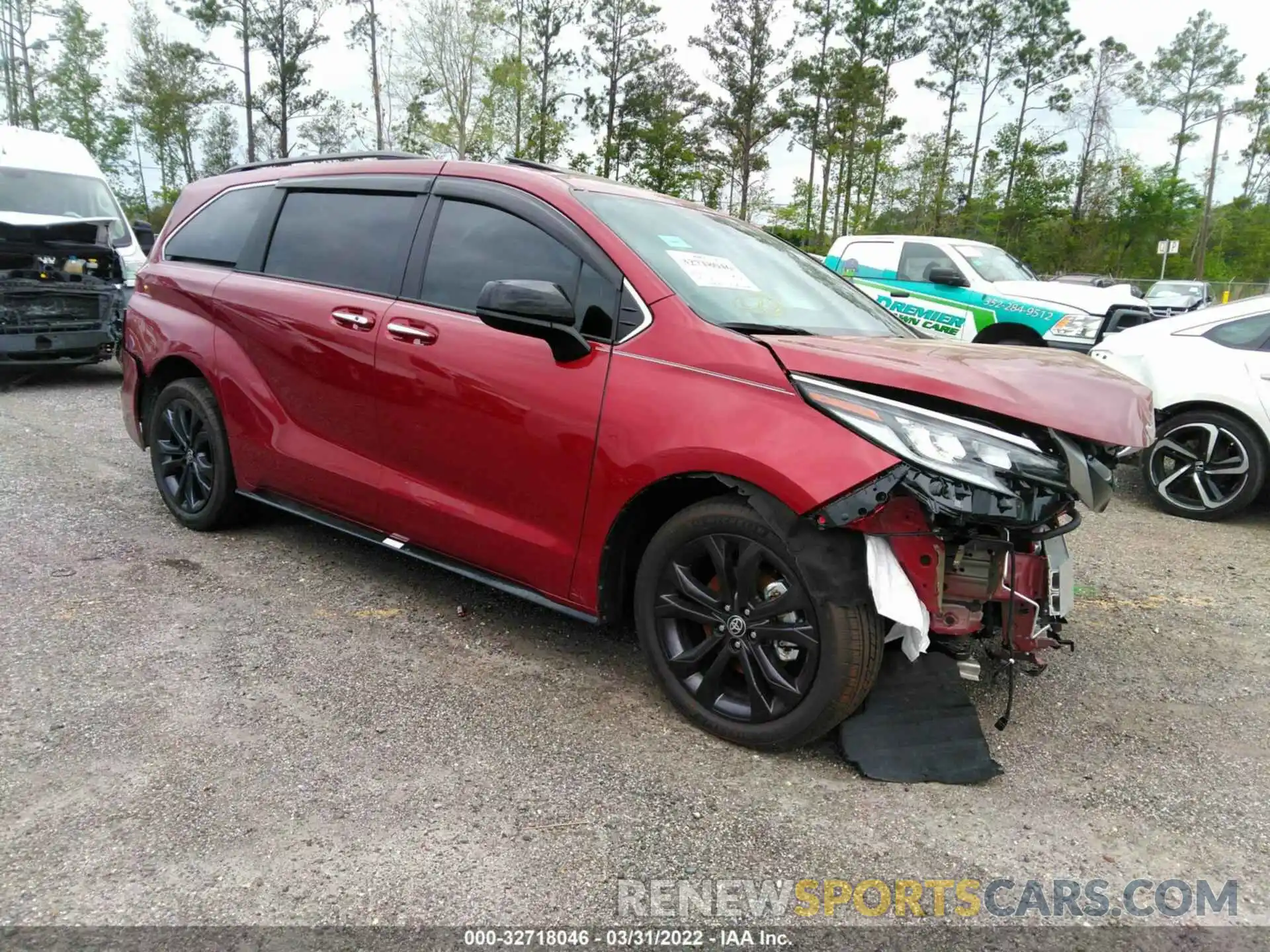 1 Photograph of a damaged car 5TDXRKEC5NS102112 TOYOTA SIENNA 2022