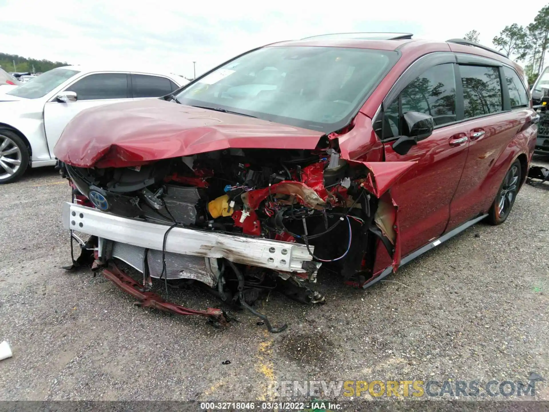 6 Photograph of a damaged car 5TDXRKEC5NS102112 TOYOTA SIENNA 2022