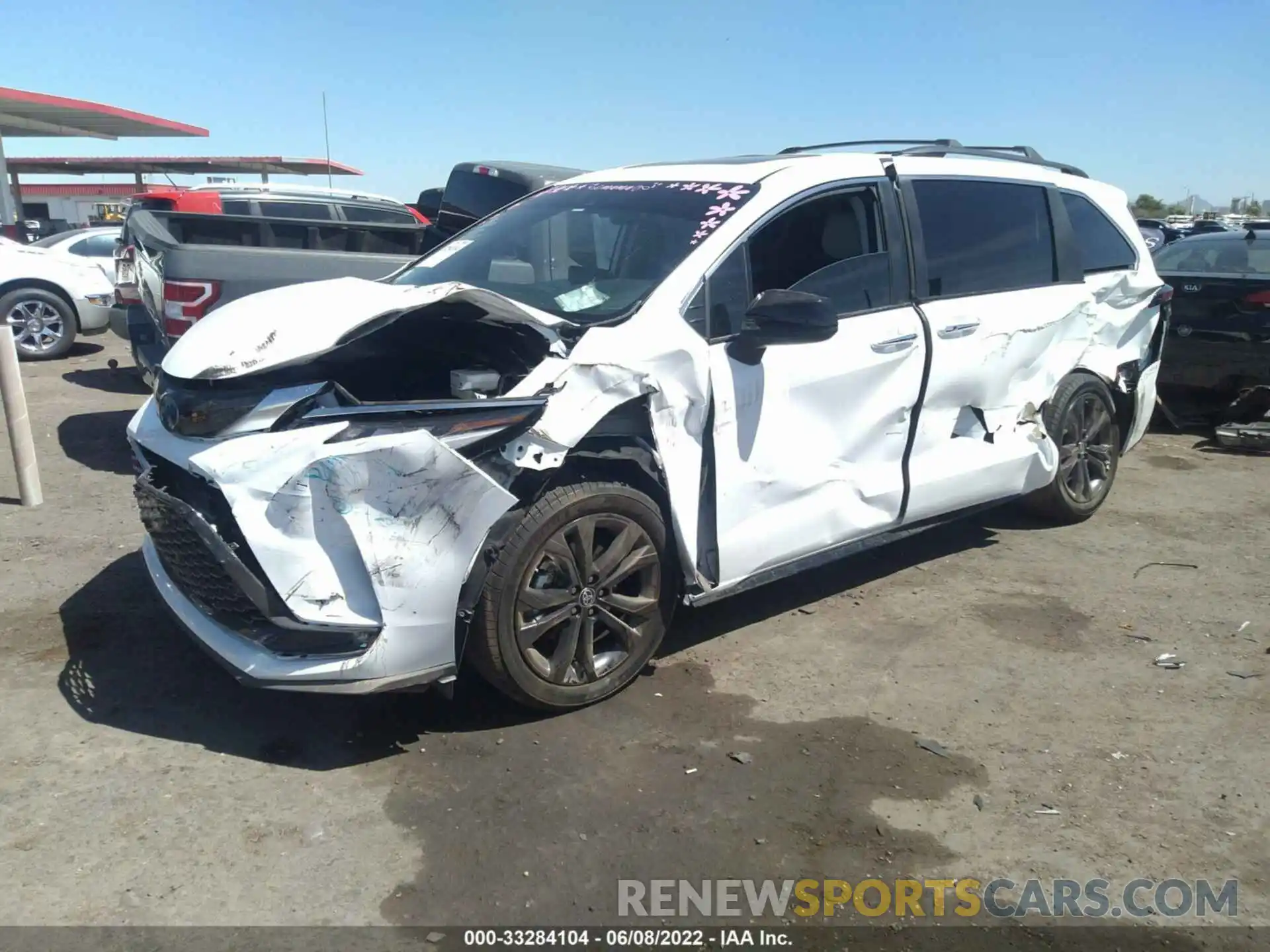 2 Photograph of a damaged car 5TDXRKEC9NS113968 TOYOTA SIENNA 2022