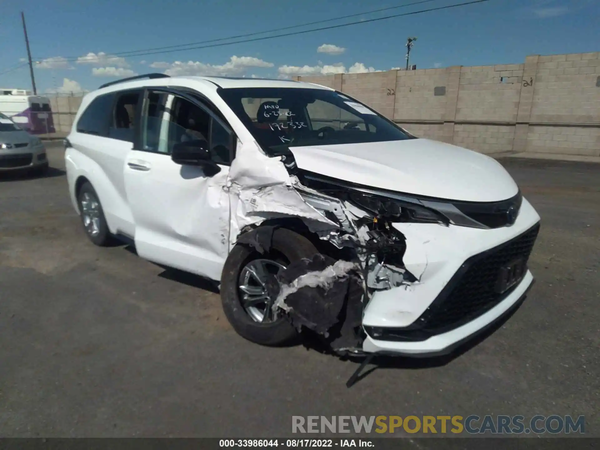 1 Photograph of a damaged car 5TDXSKFCXNS040659 TOYOTA SIENNA 2022