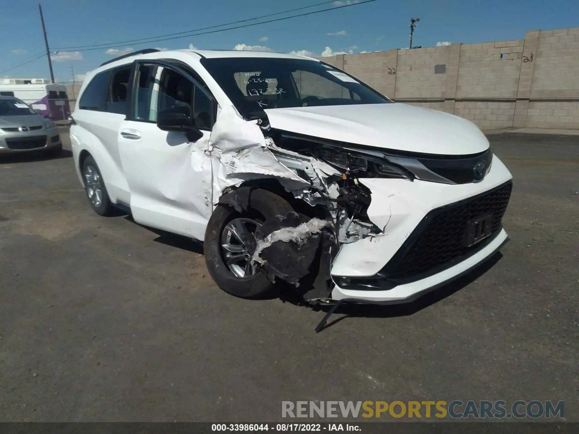 6 Photograph of a damaged car 5TDXSKFCXNS040659 TOYOTA SIENNA 2022