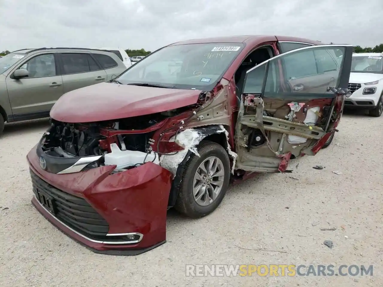 2 Photograph of a damaged car 5TDYRKEC0NS074949 TOYOTA SIENNA 2022