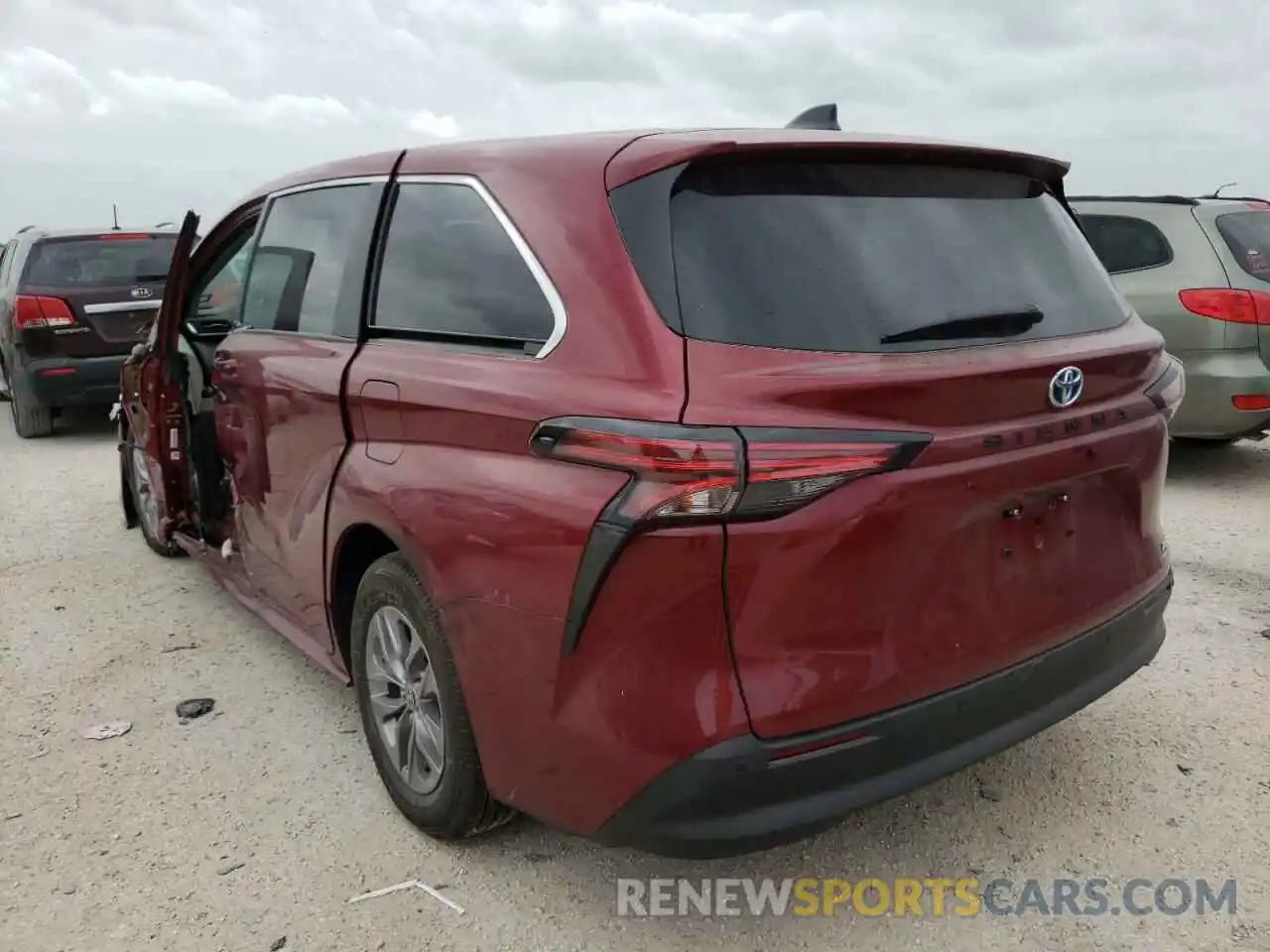 3 Photograph of a damaged car 5TDYRKEC0NS074949 TOYOTA SIENNA 2022