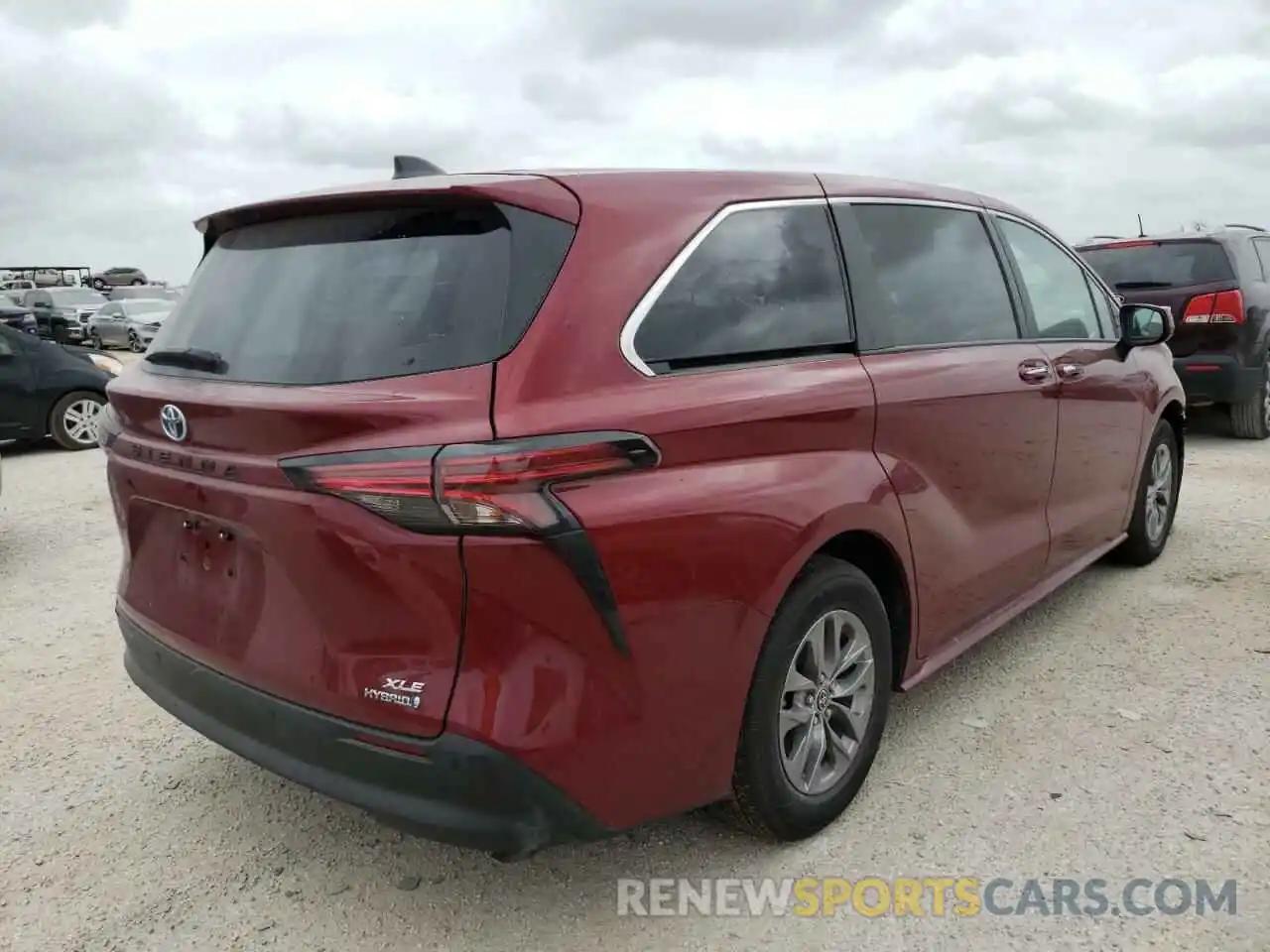 4 Photograph of a damaged car 5TDYRKEC0NS074949 TOYOTA SIENNA 2022