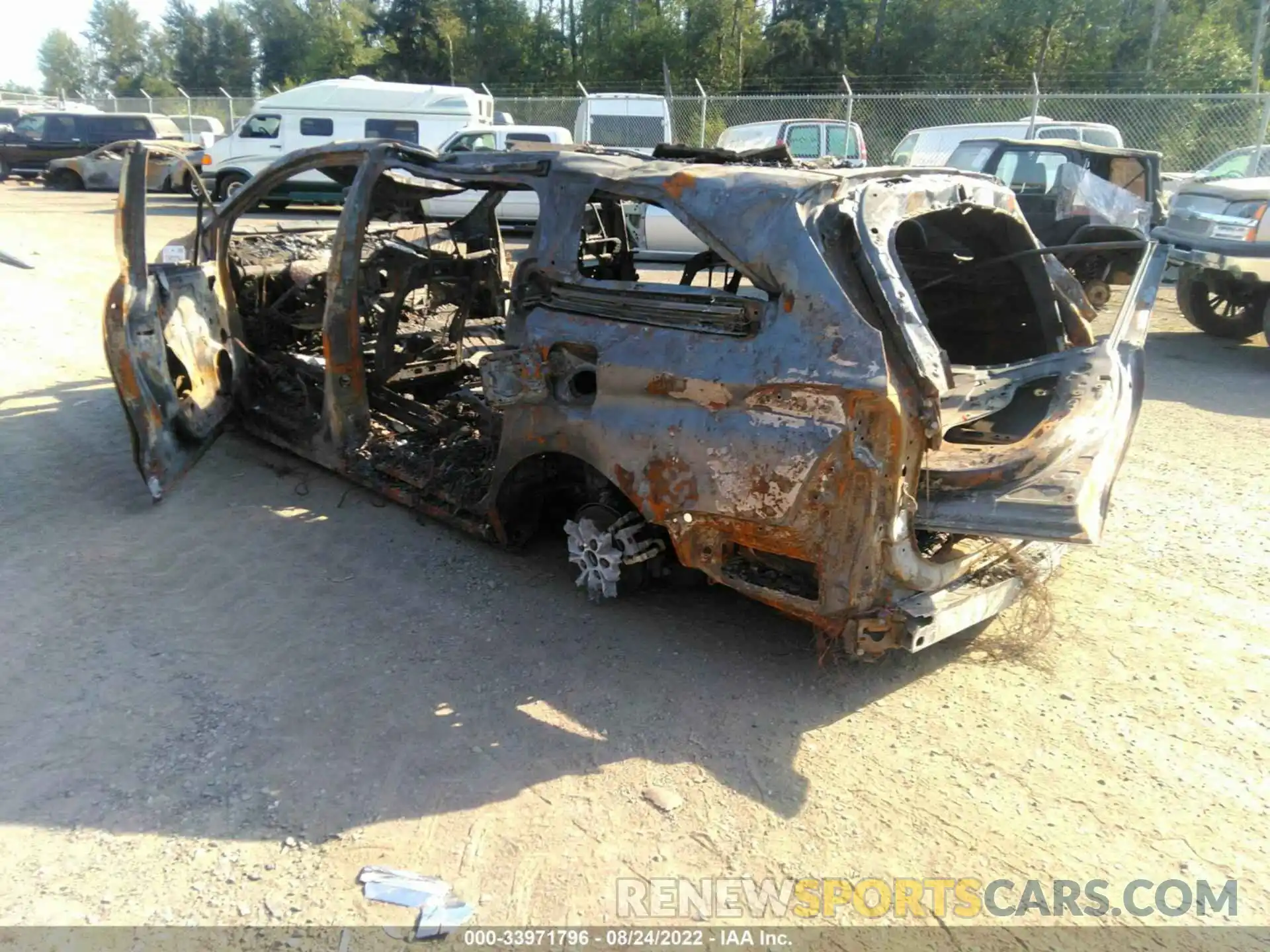 3 Photograph of a damaged car 5TDYRKEC0NS081822 TOYOTA SIENNA 2022