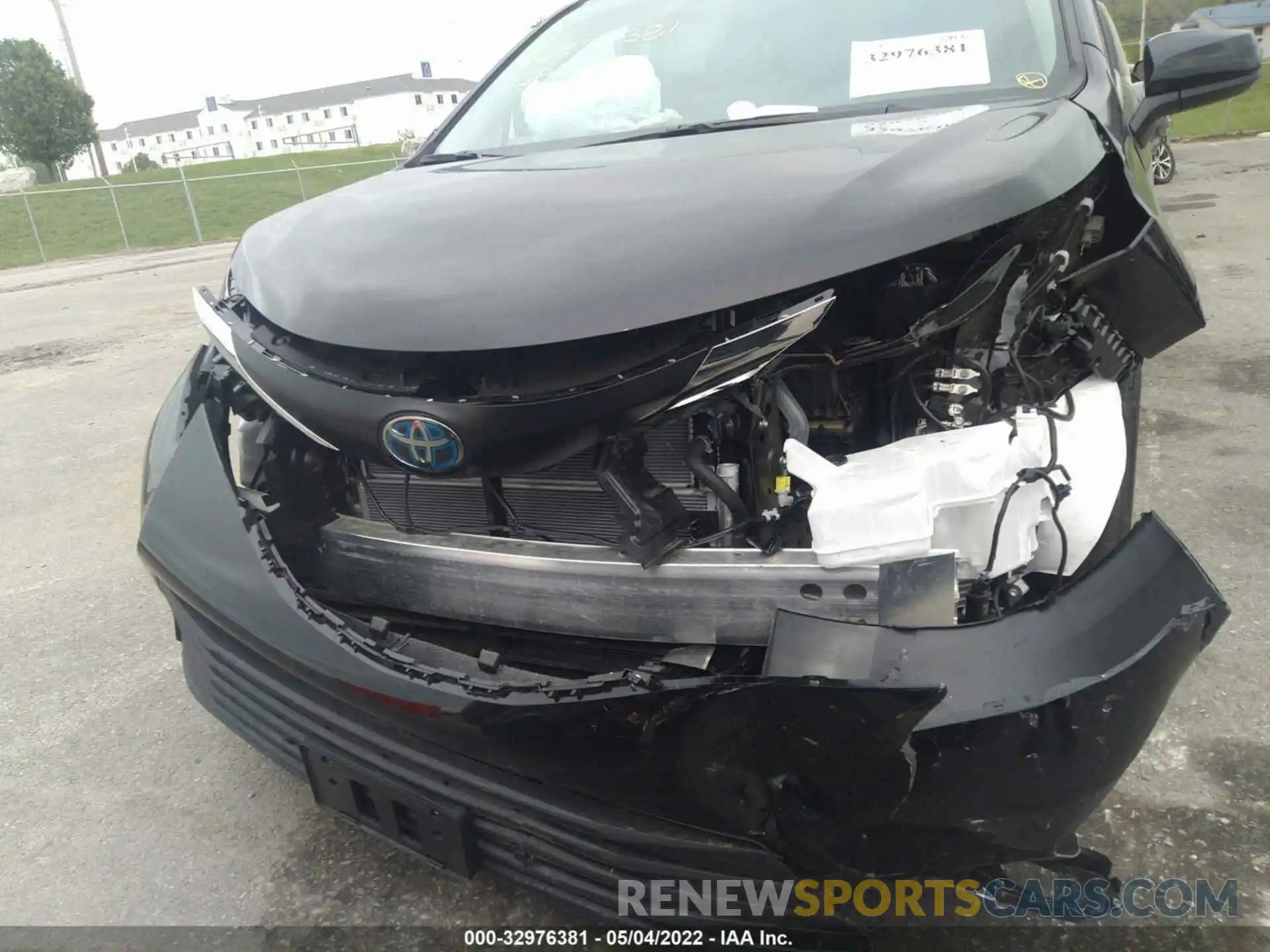 6 Photograph of a damaged car 5TDYRKEC0NS082422 TOYOTA SIENNA 2022