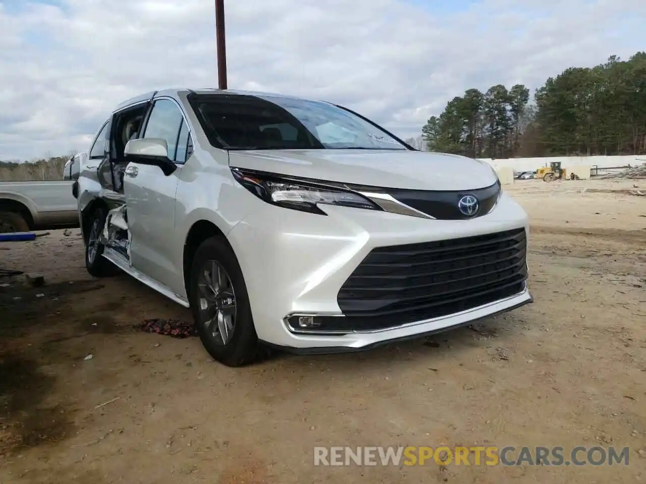 1 Photograph of a damaged car 5TDYRKEC0NS083165 TOYOTA SIENNA 2022