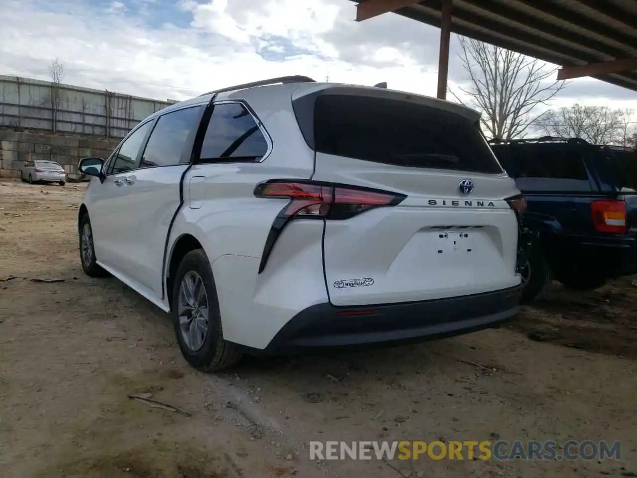 3 Photograph of a damaged car 5TDYRKEC0NS083165 TOYOTA SIENNA 2022