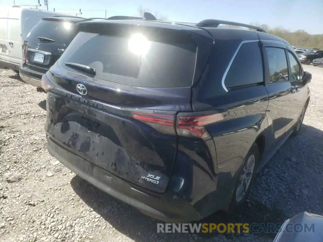 4 Photograph of a damaged car 5TDYRKEC0NS090942 TOYOTA SIENNA 2022