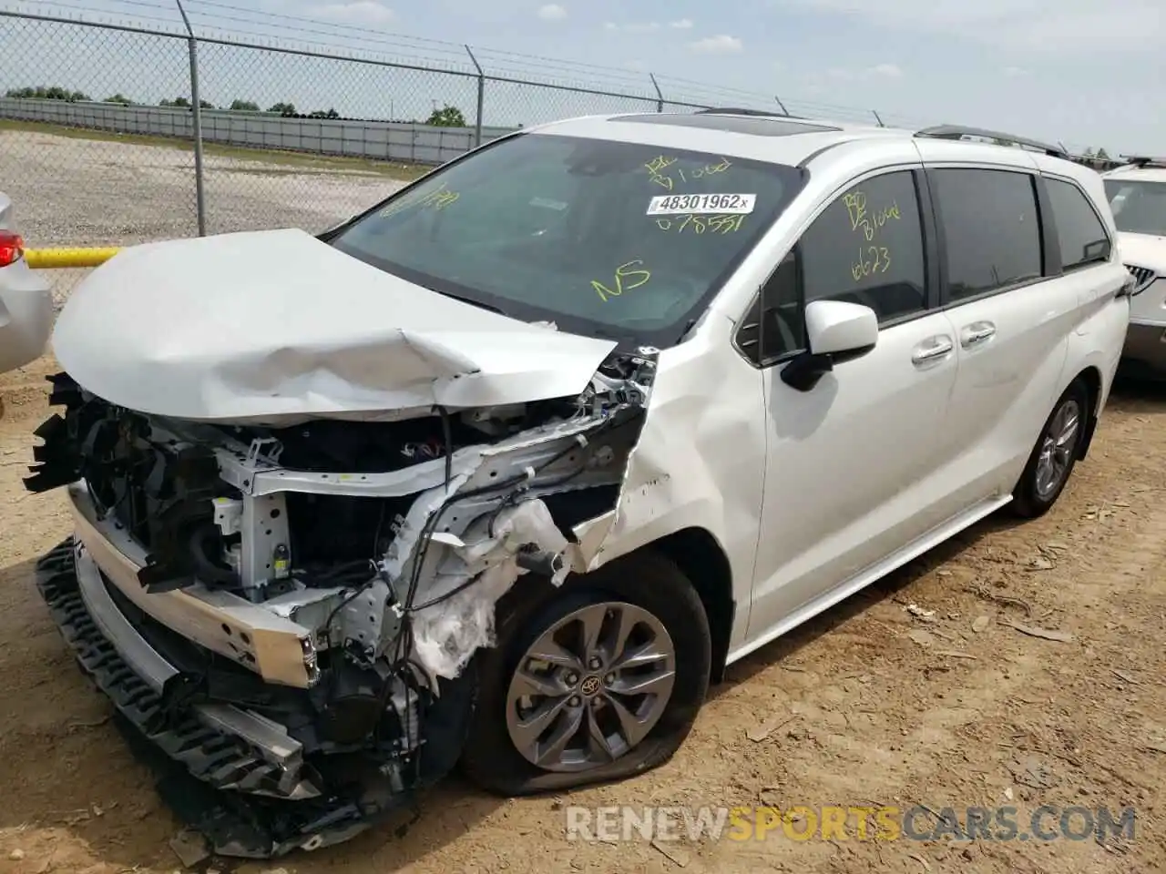 2 Photograph of a damaged car 5TDYRKEC2NS078551 TOYOTA SIENNA 2022