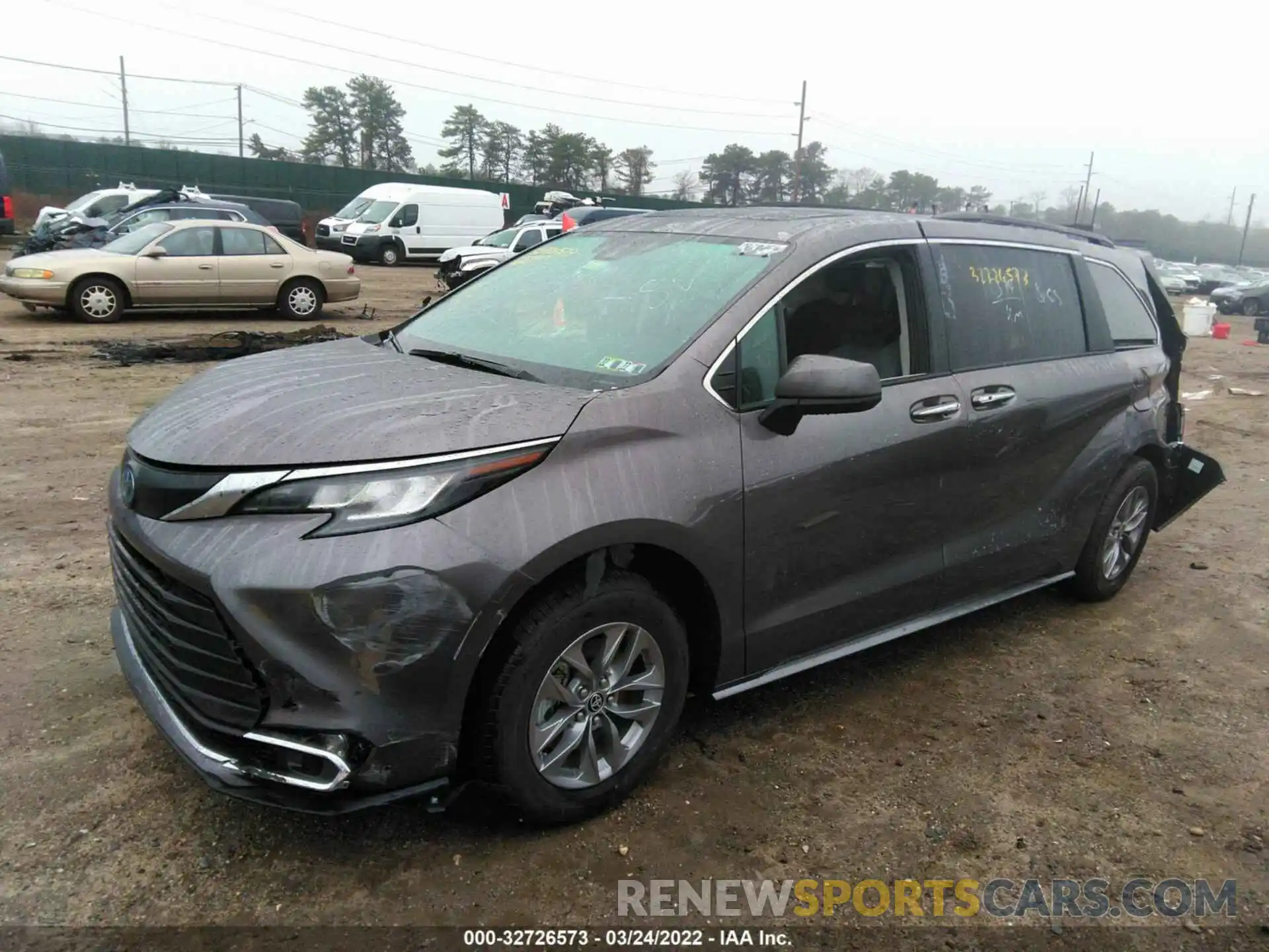 2 Photograph of a damaged car 5TDYRKEC2NS085872 TOYOTA SIENNA 2022