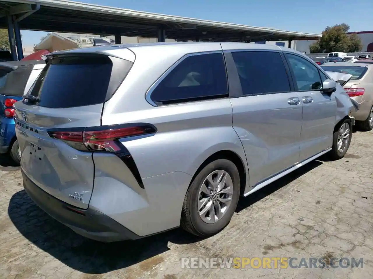 4 Photograph of a damaged car 5TDYRKEC4NS084464 TOYOTA SIENNA 2022