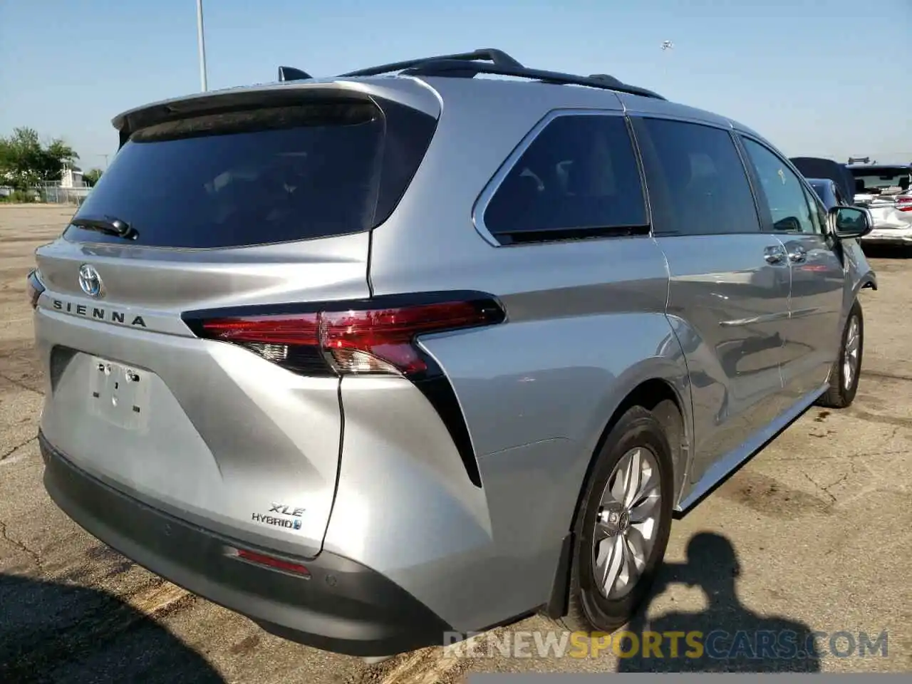 4 Photograph of a damaged car 5TDYRKEC4NS094931 TOYOTA SIENNA 2022