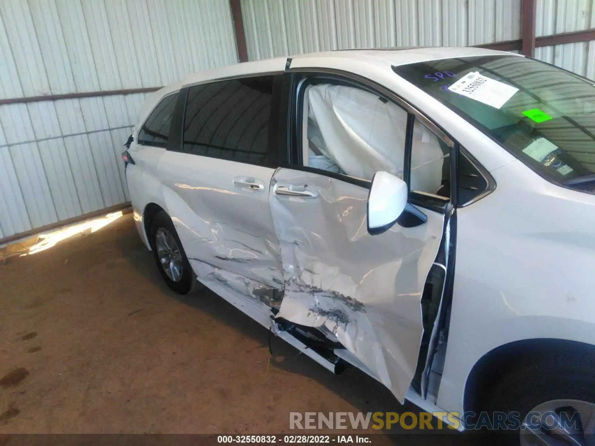 6 Photograph of a damaged car 5TDYRKEC4NS100789 TOYOTA SIENNA 2022