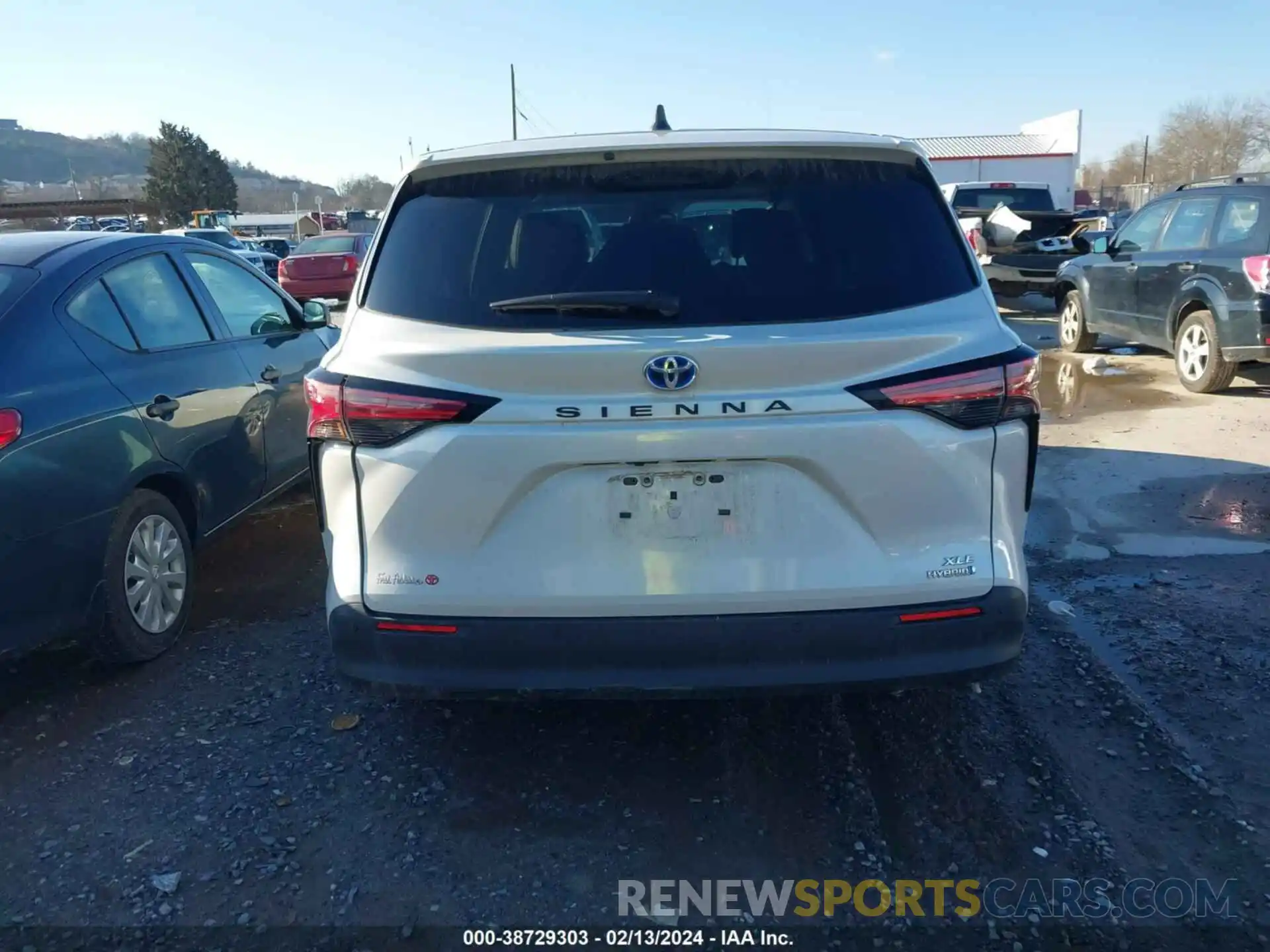 16 Photograph of a damaged car 5TDYRKEC4NS131265 TOYOTA SIENNA 2022